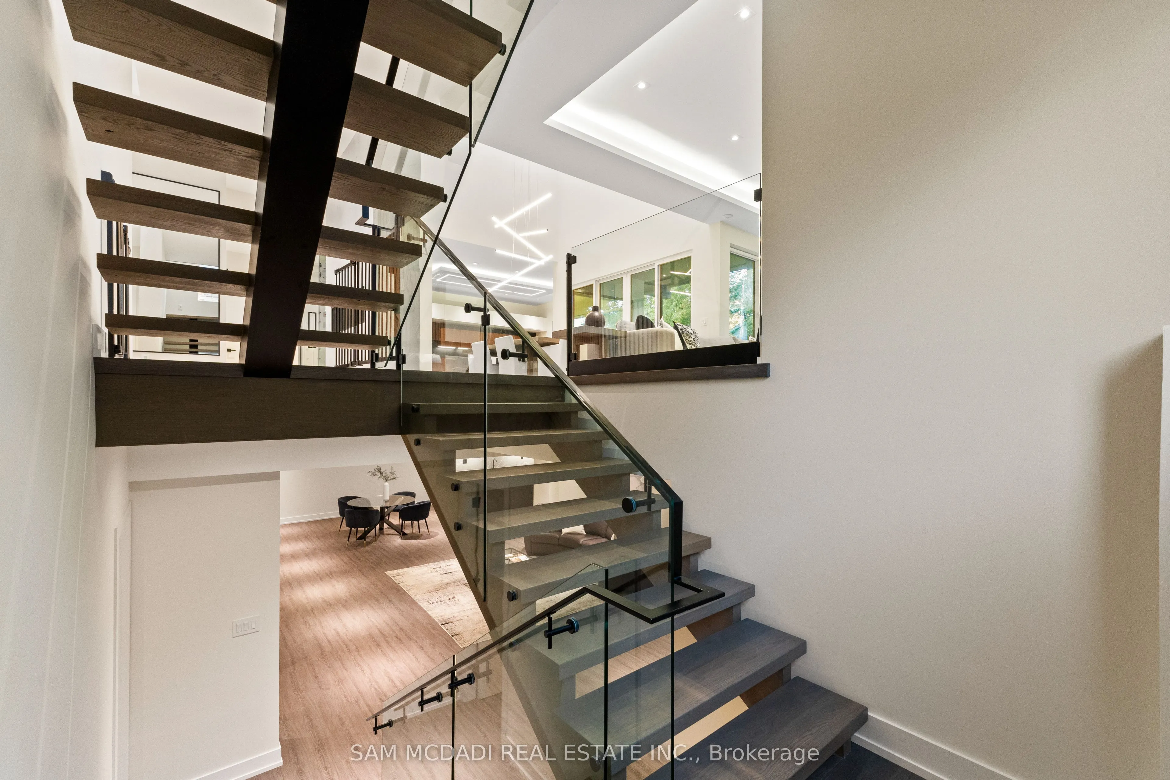 2075 Shawanaga Trail