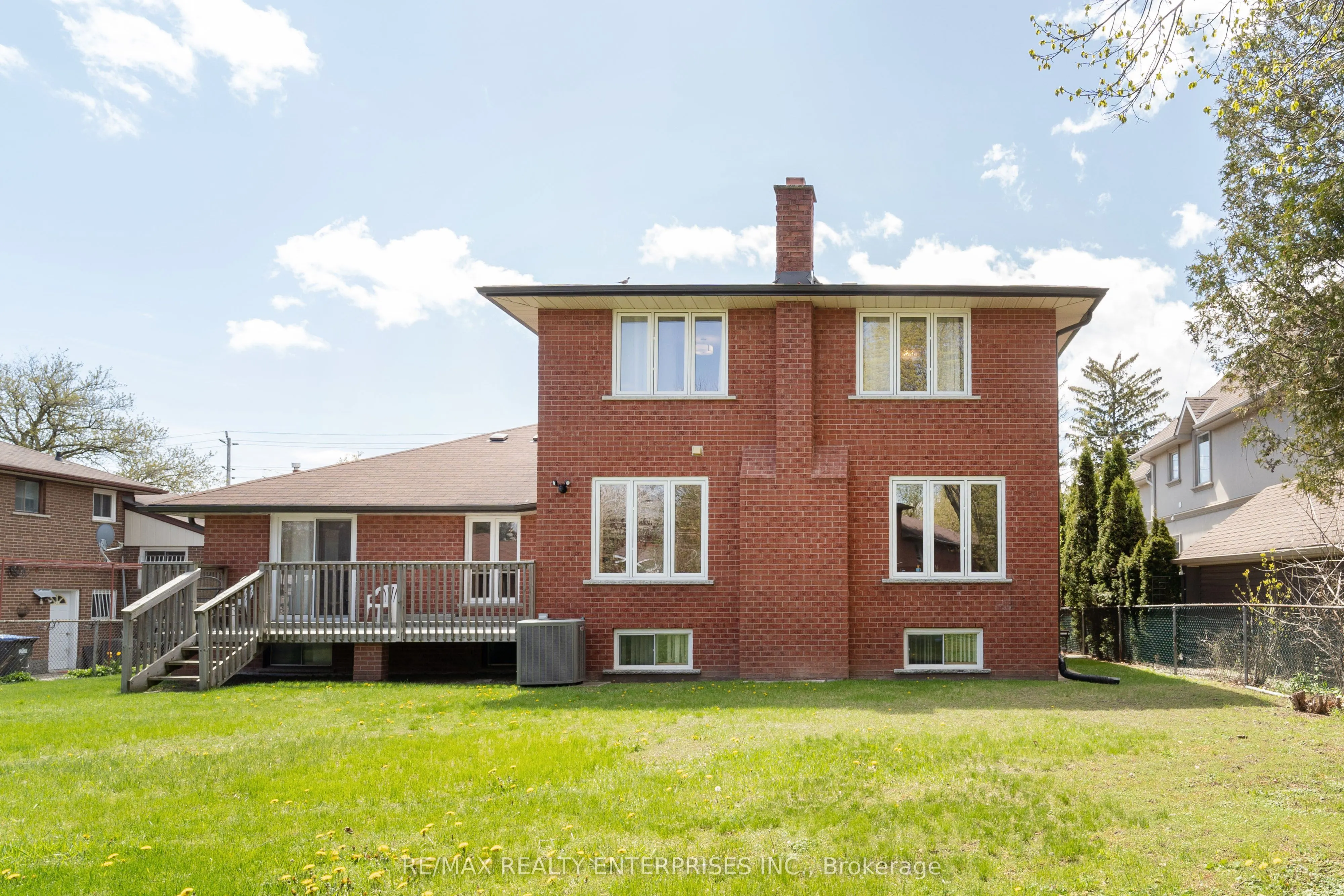 1351 Haig Boulevard