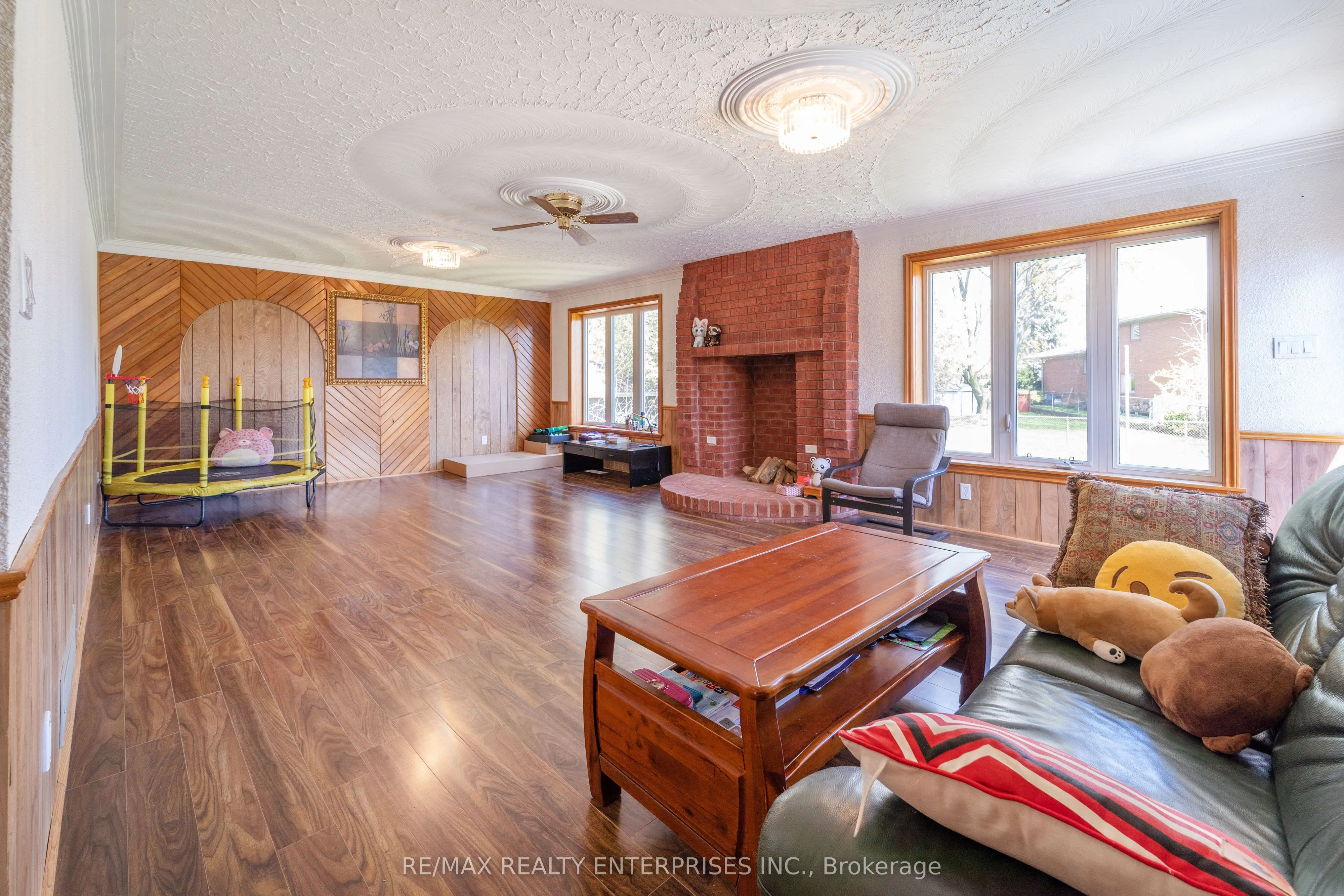 1351 Haig Boulevard