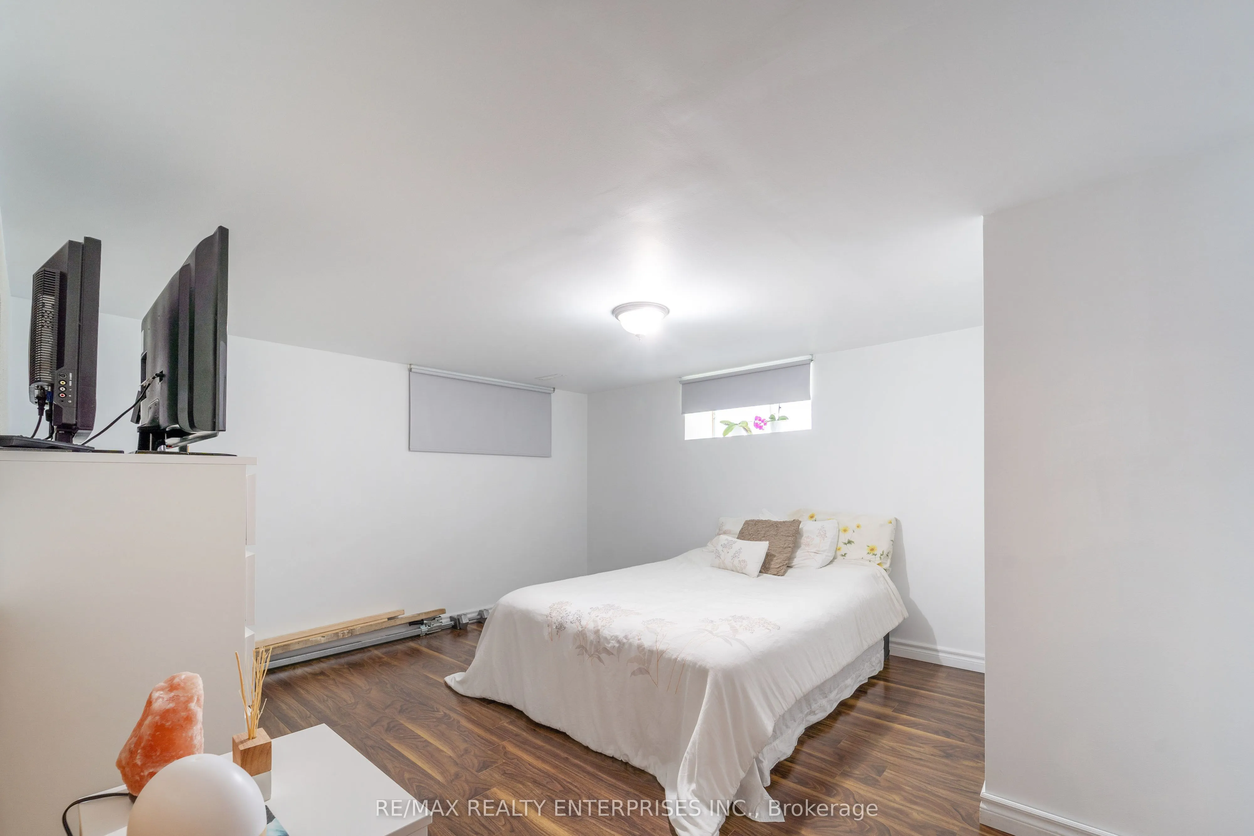1351 Haig Boulevard