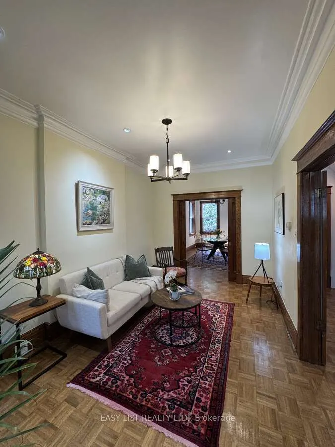 13 Evelyn Crescent