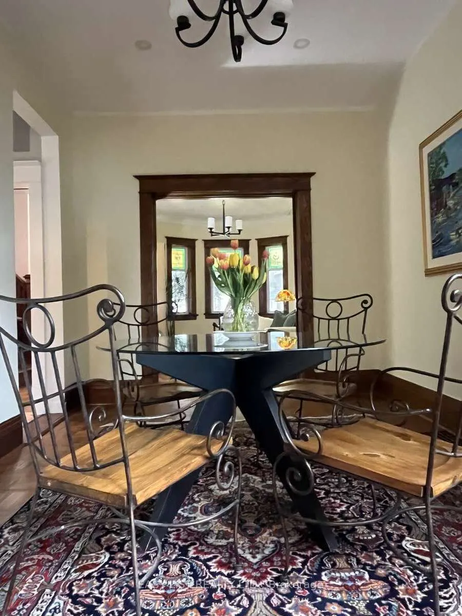 13 Evelyn Crescent