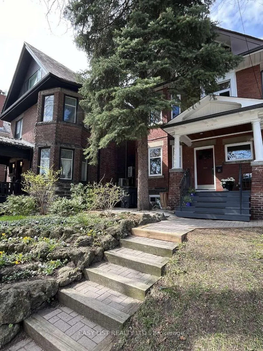 13 Evelyn Crescent