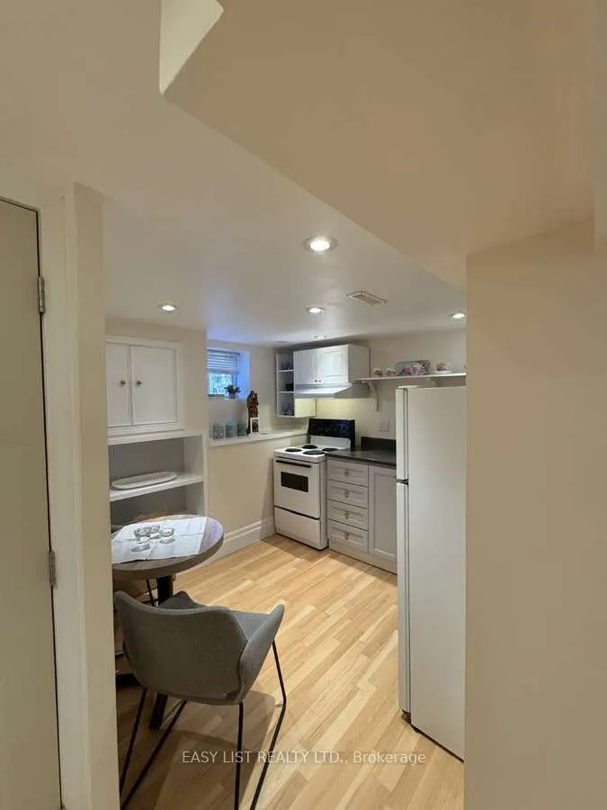 13 Evelyn Crescent