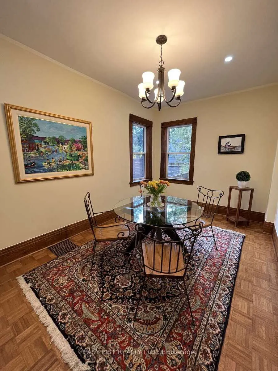13 Evelyn Crescent