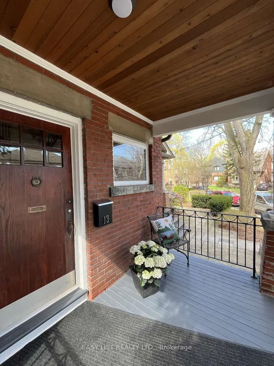 13 Evelyn Crescent