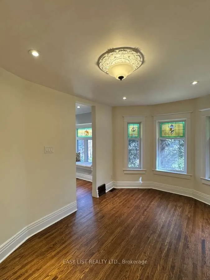 13 Evelyn Crescent