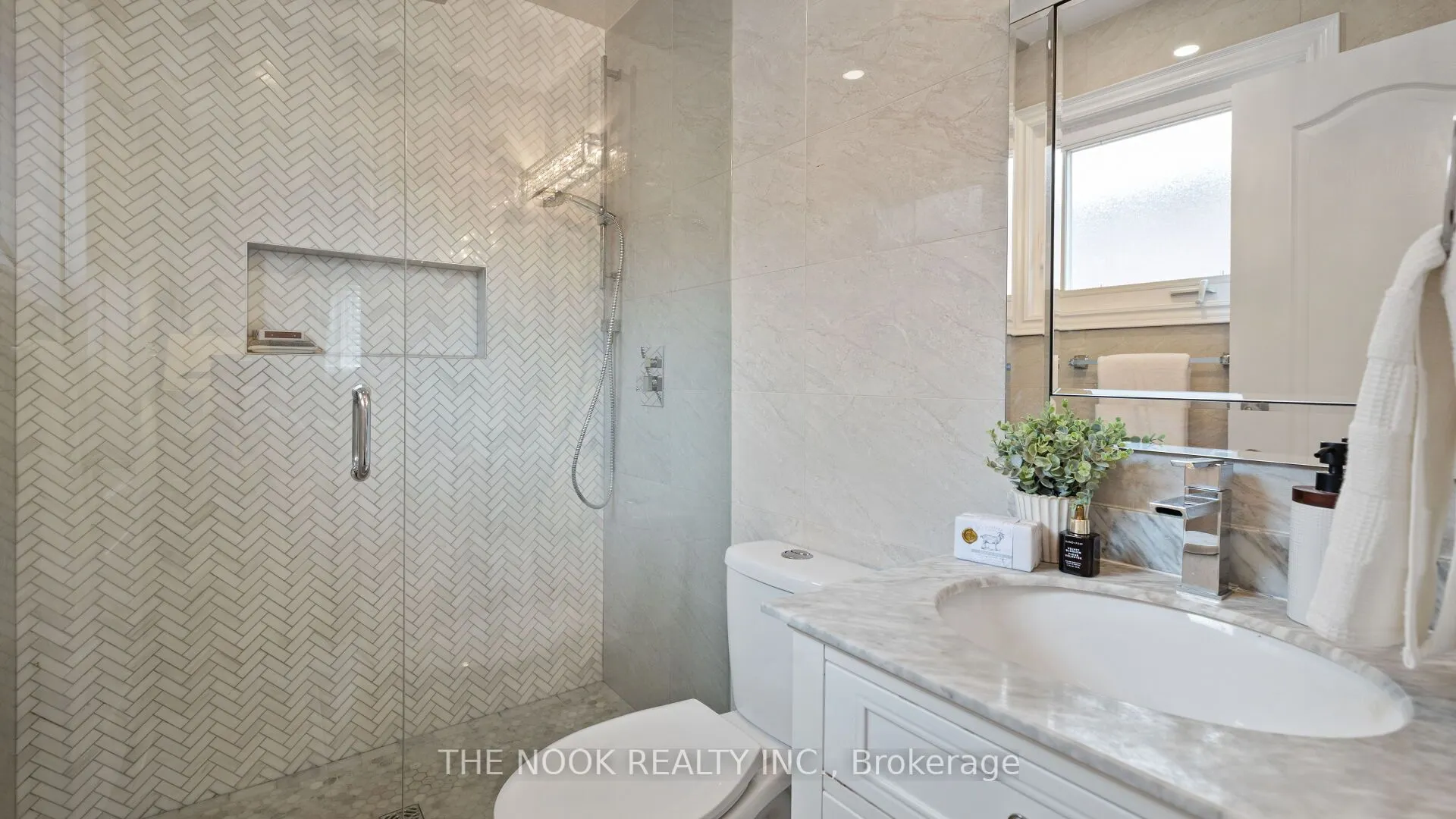 938 Wetherby Lane