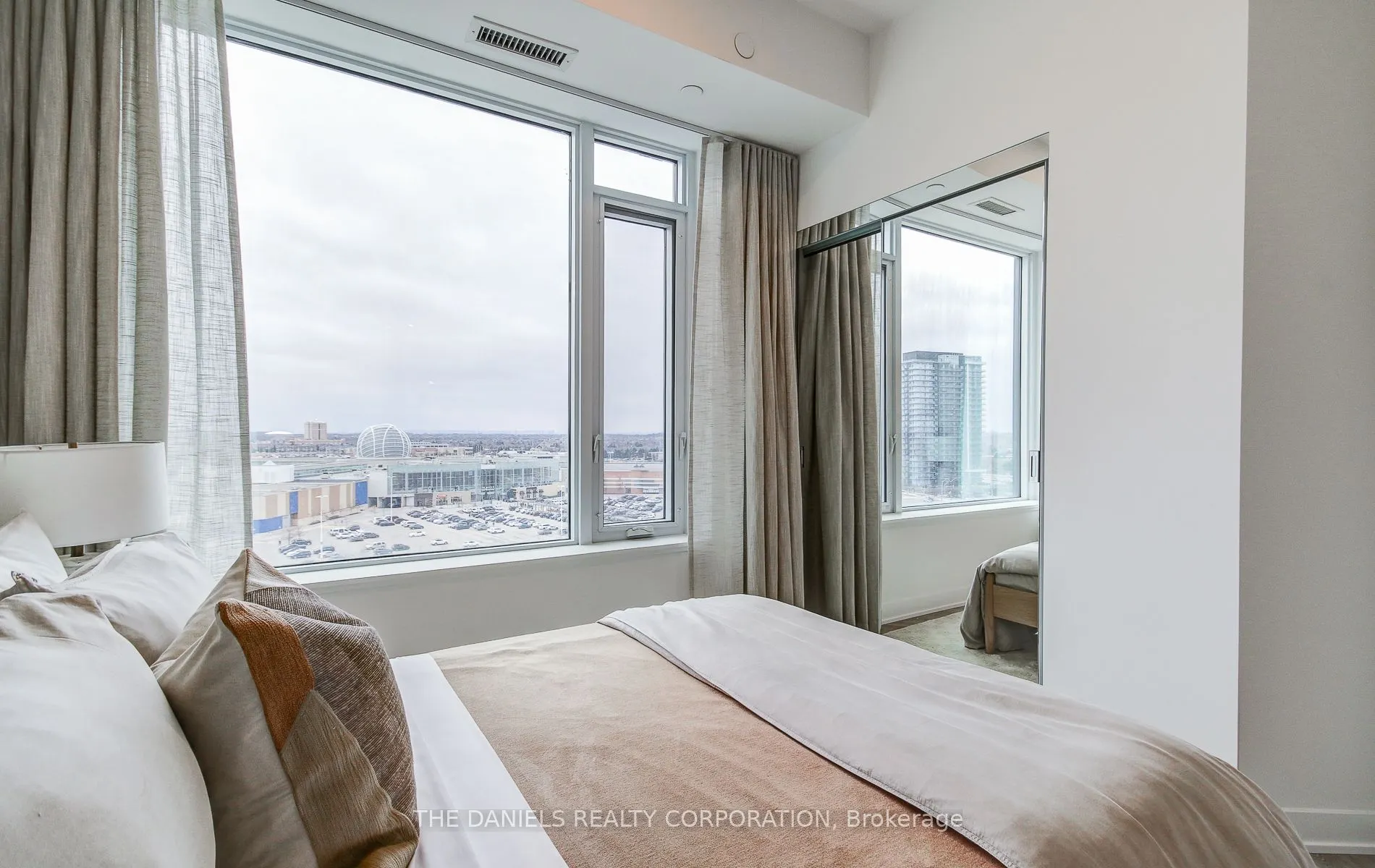 2495 Eglinton Avenue W #1206