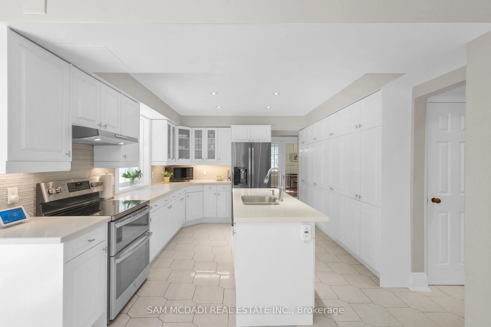 1690 Sherway Drive