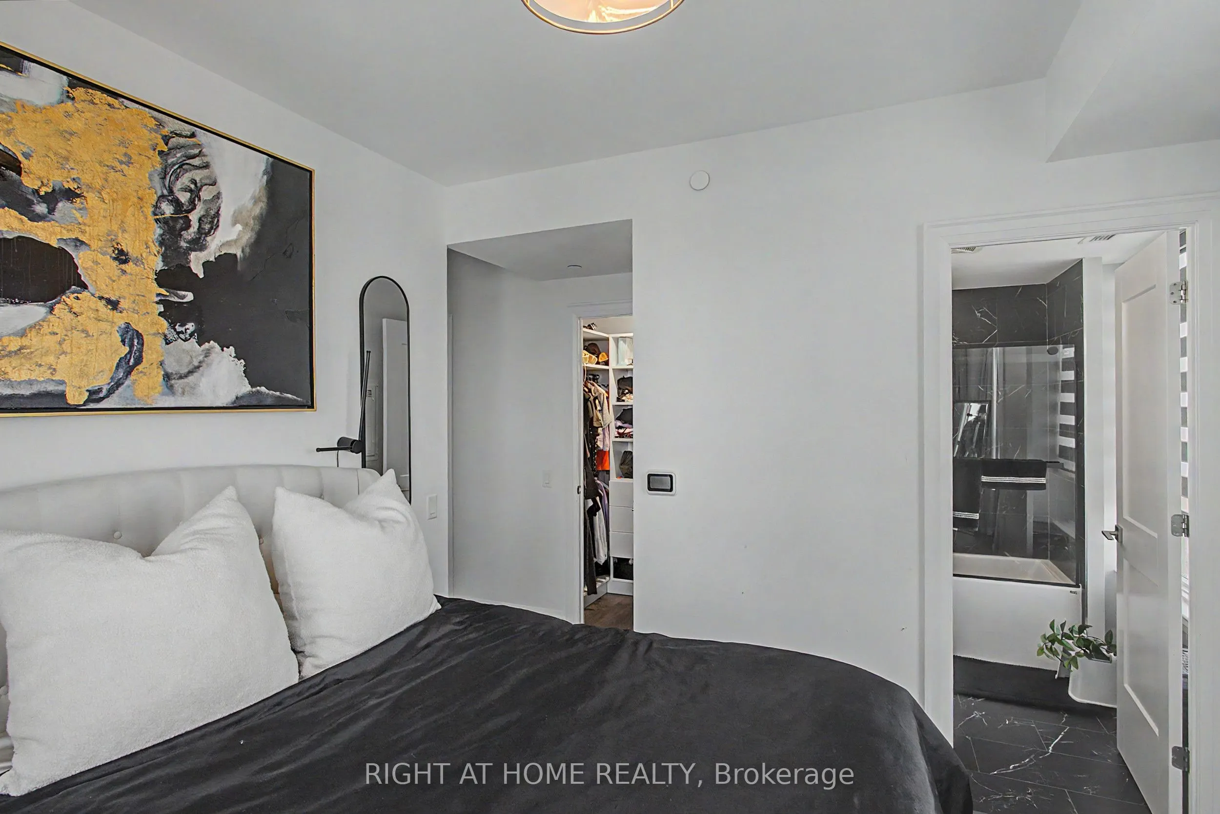 36 Elm Drive W #3202