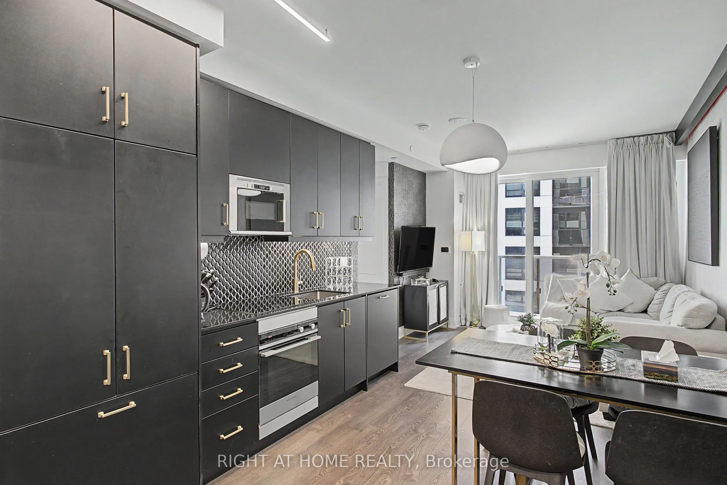 36 Elm Drive W #3202