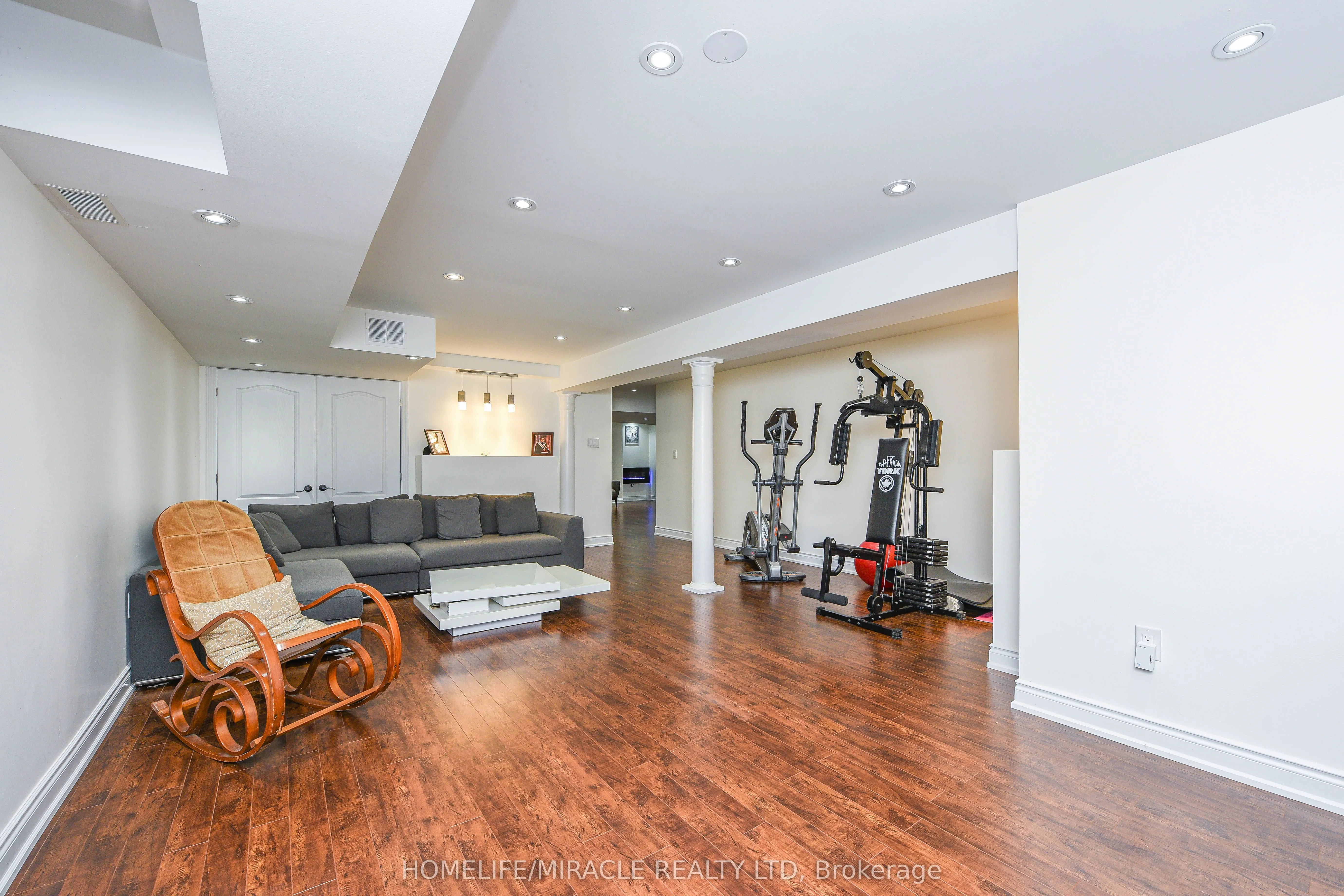 6 Mendoza Drive