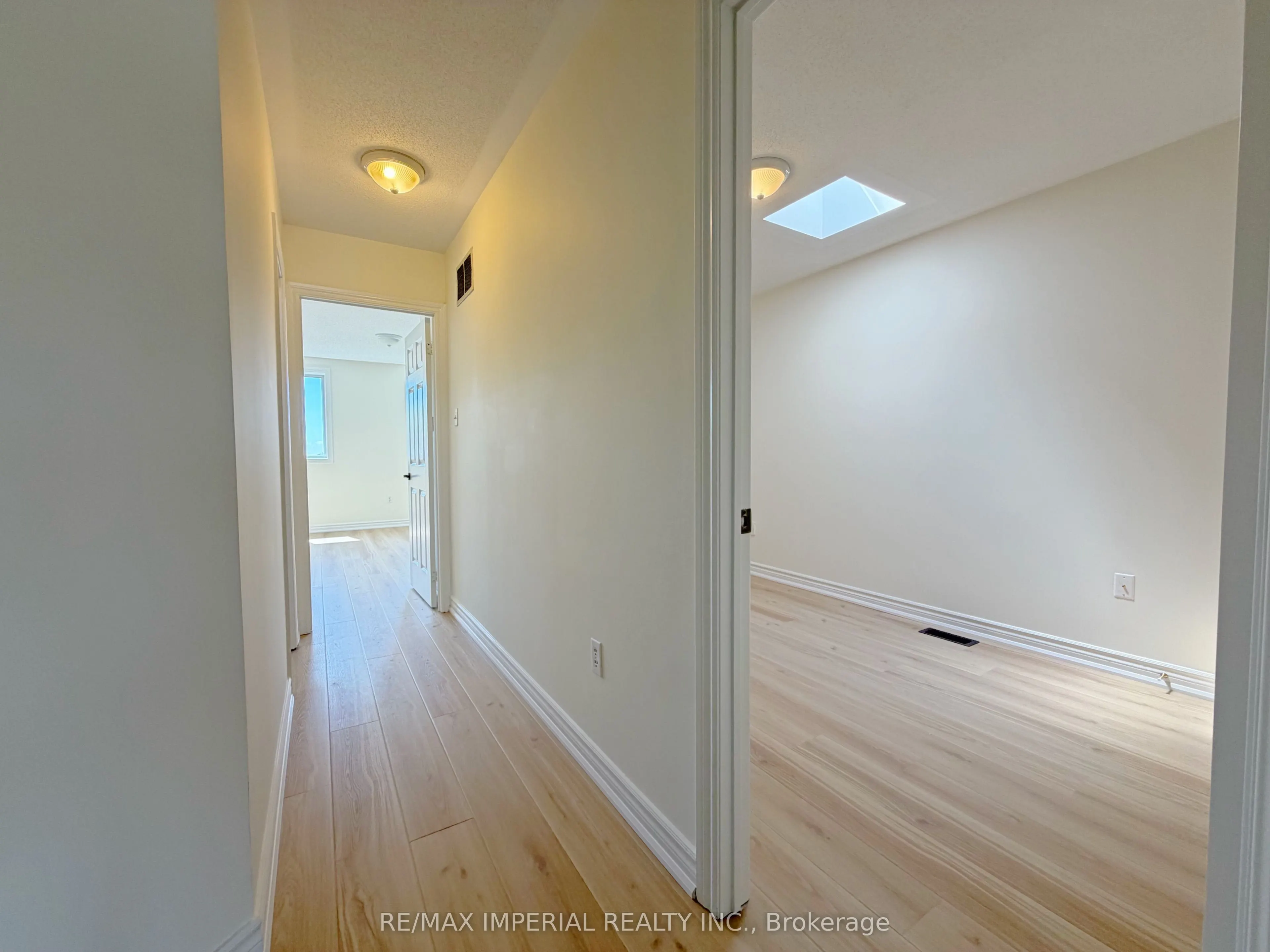 623 - 623A The Queensway