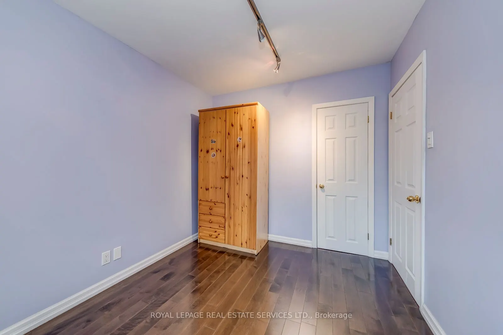 1607 Ewald Road