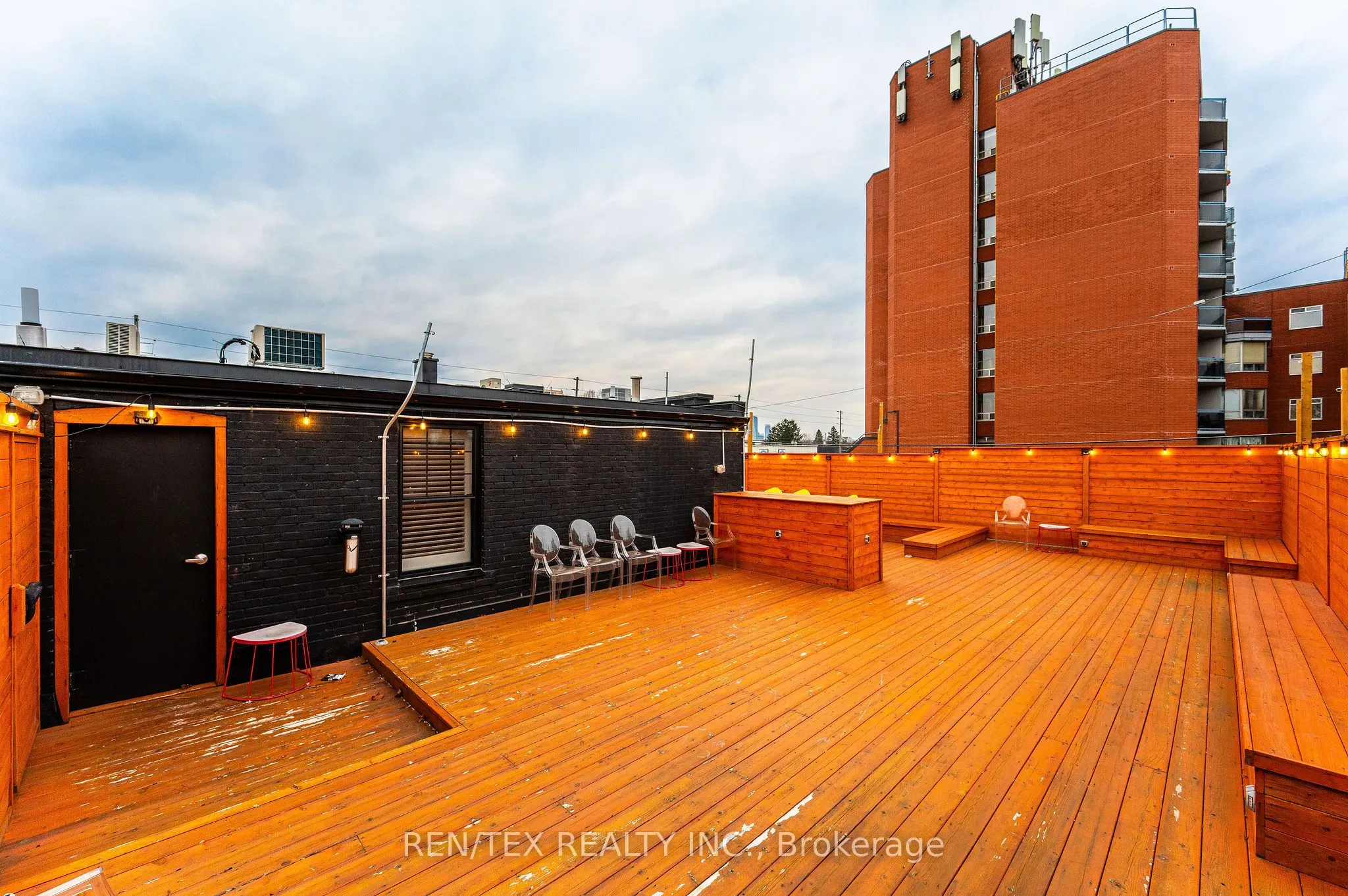 2847-53 Lake Shore Boulevard W