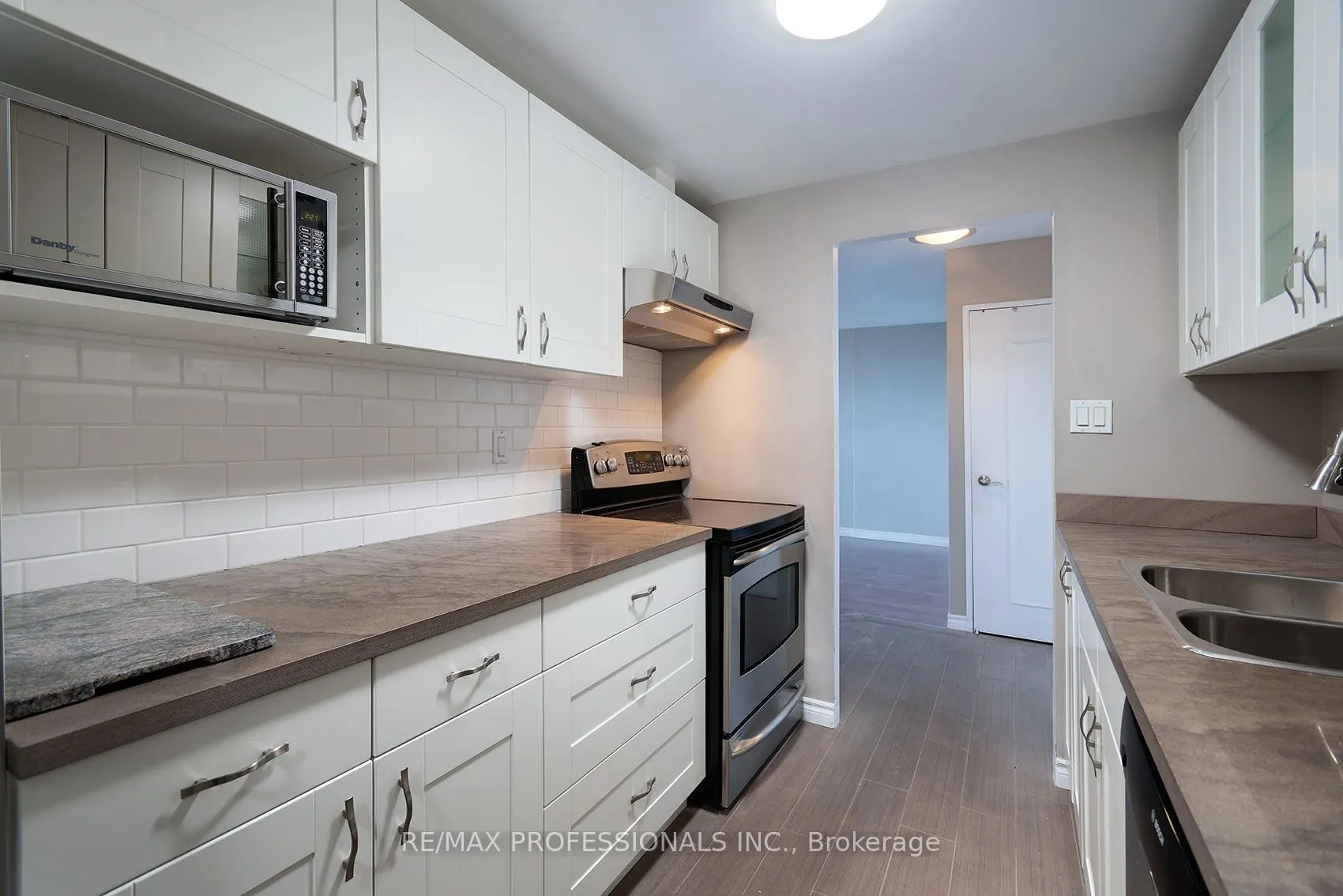 812 Burnhamthorpe Road #1504