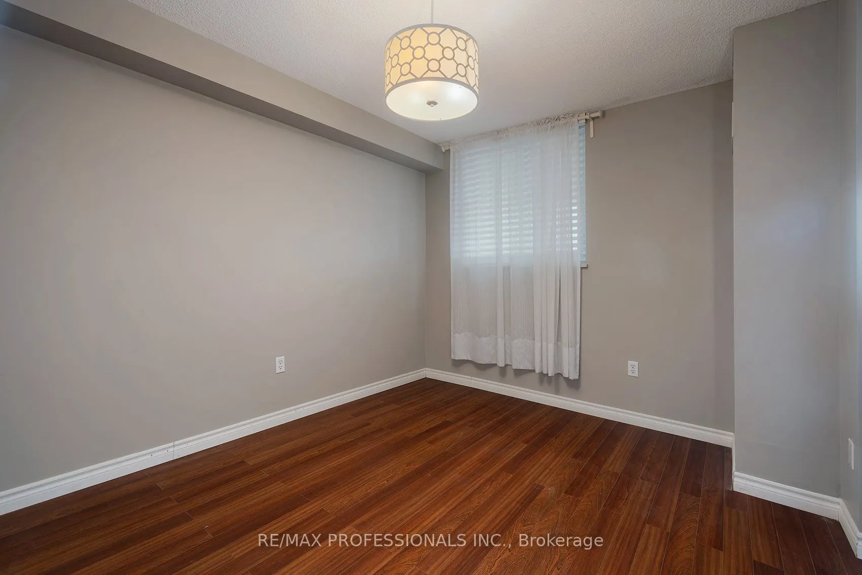 812 Burnhamthorpe Road #1504
