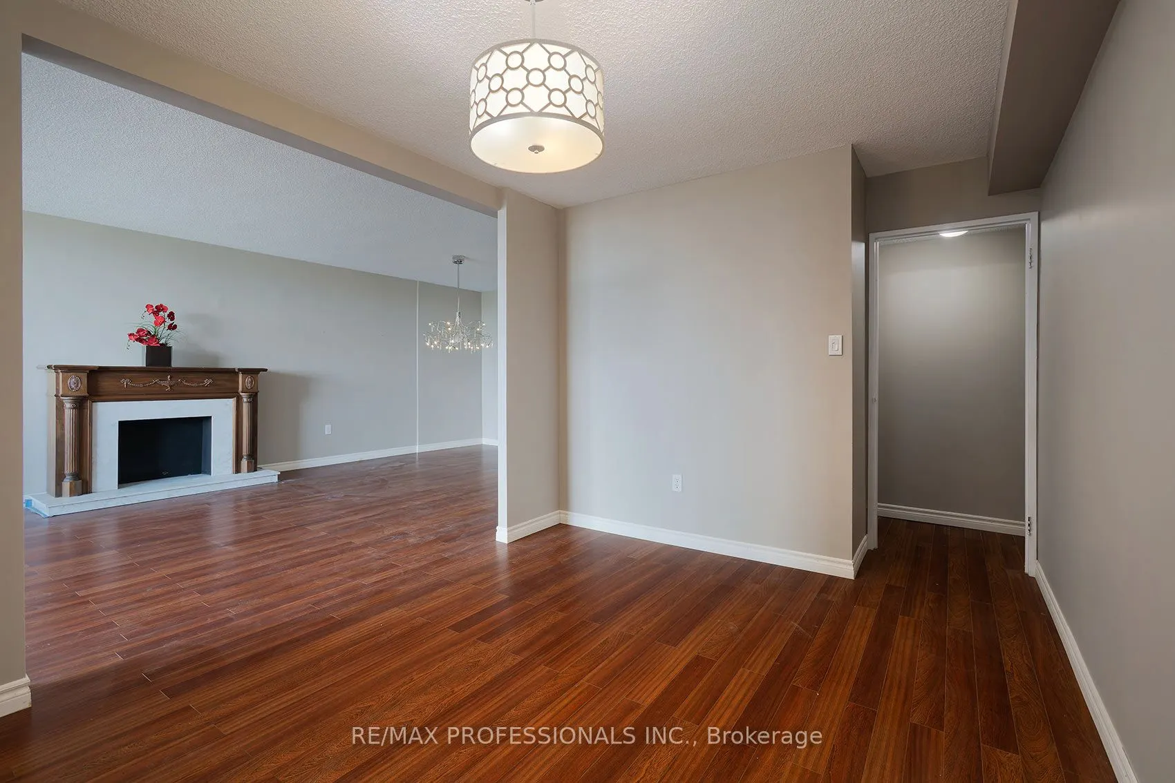 812 Burnhamthorpe Road #1504