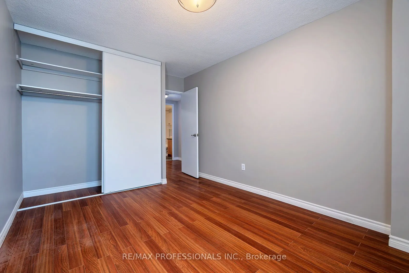 812 Burnhamthorpe Road #1504