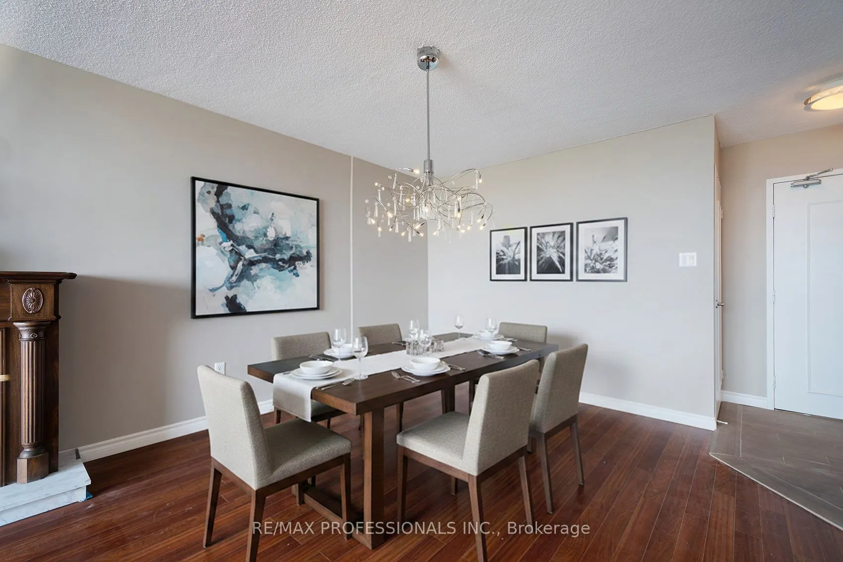 812 Burnhamthorpe Road #1504