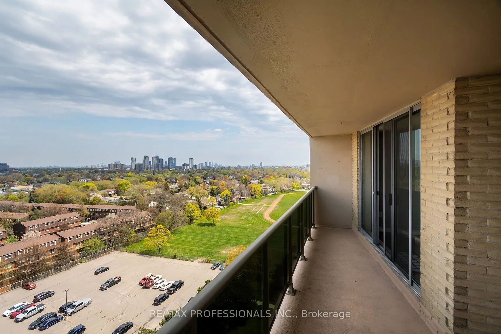 812 Burnhamthorpe Road #1504