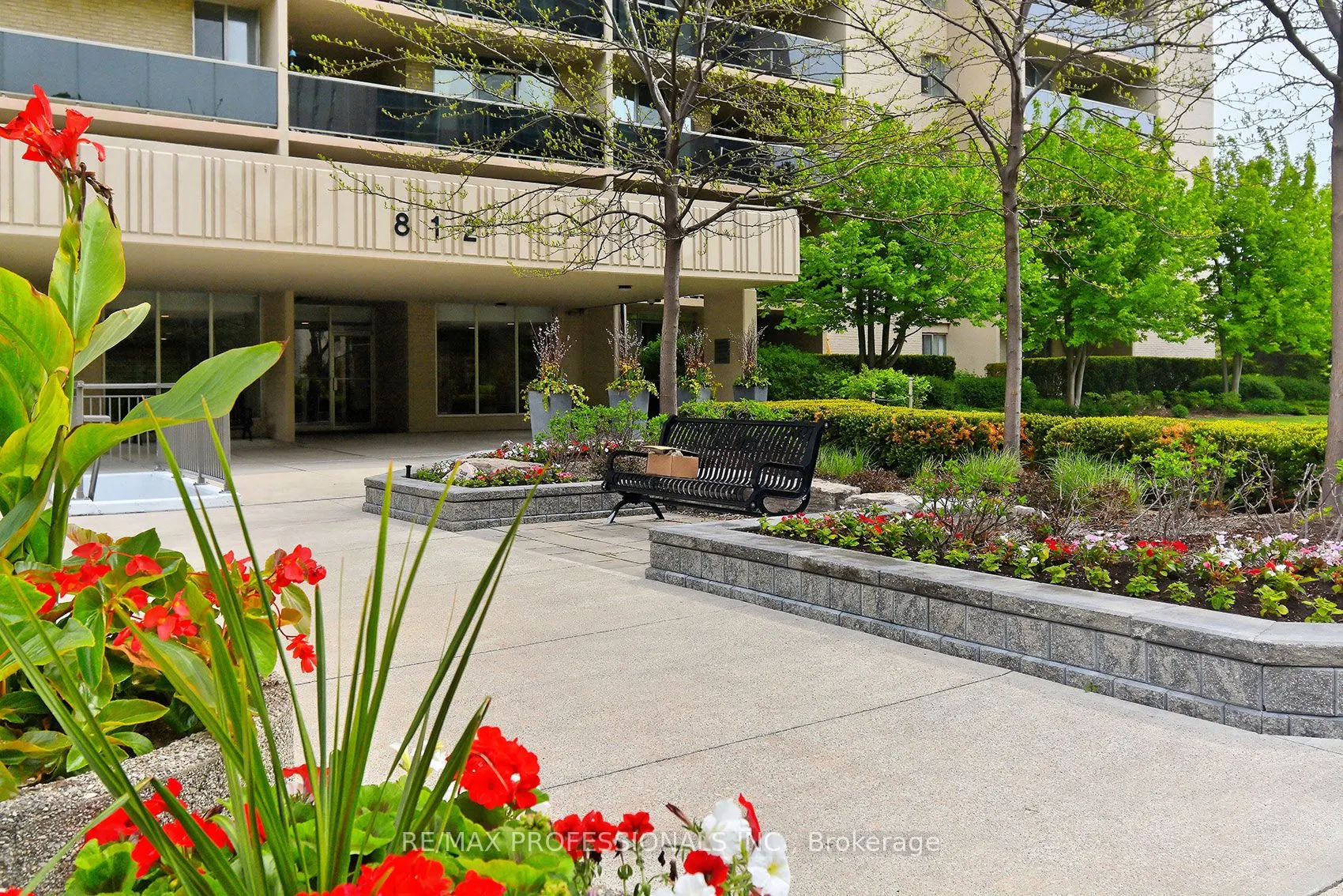 812 Burnhamthorpe Road #1504