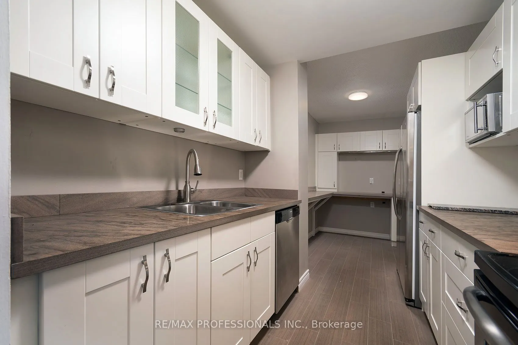 812 Burnhamthorpe Road #1504