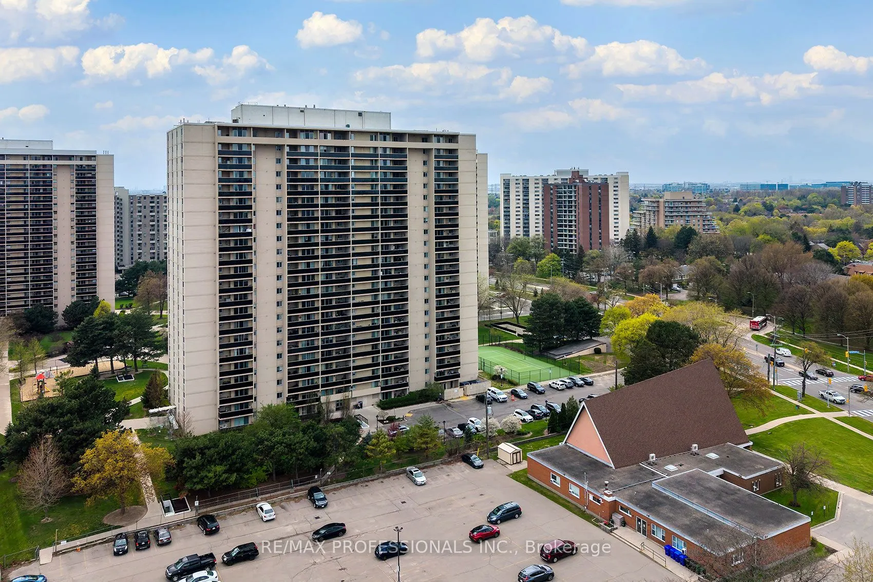 812 Burnhamthorpe Road #1504