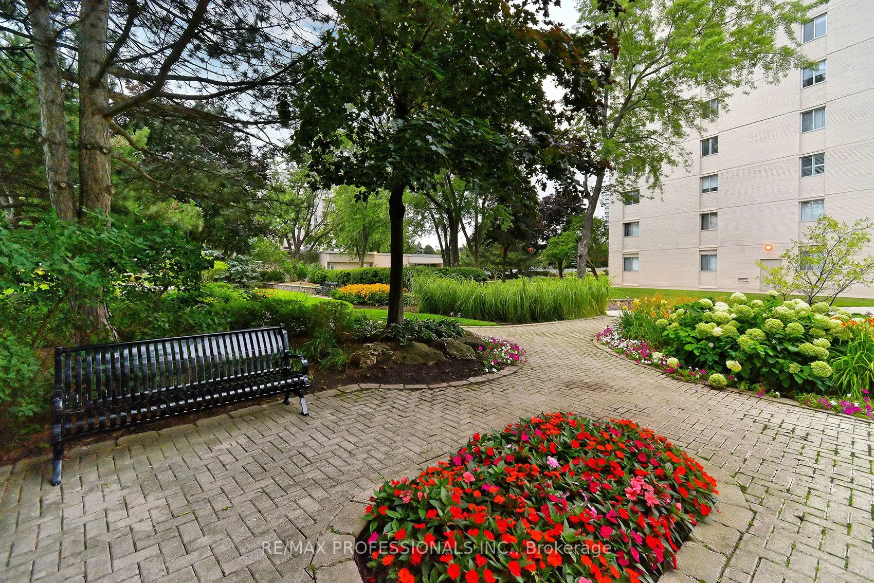 812 Burnhamthorpe Road #1504
