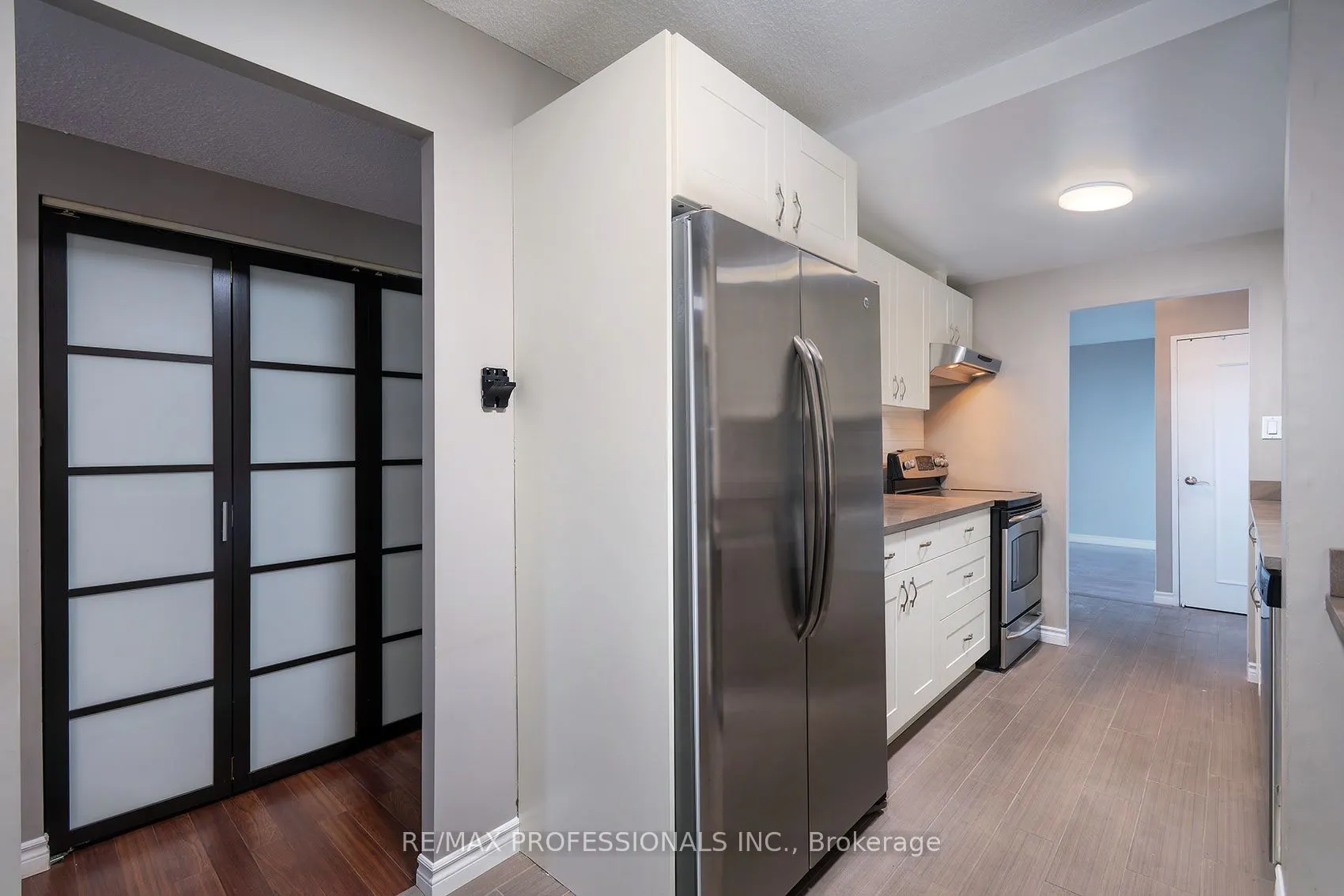 812 Burnhamthorpe Road #1504