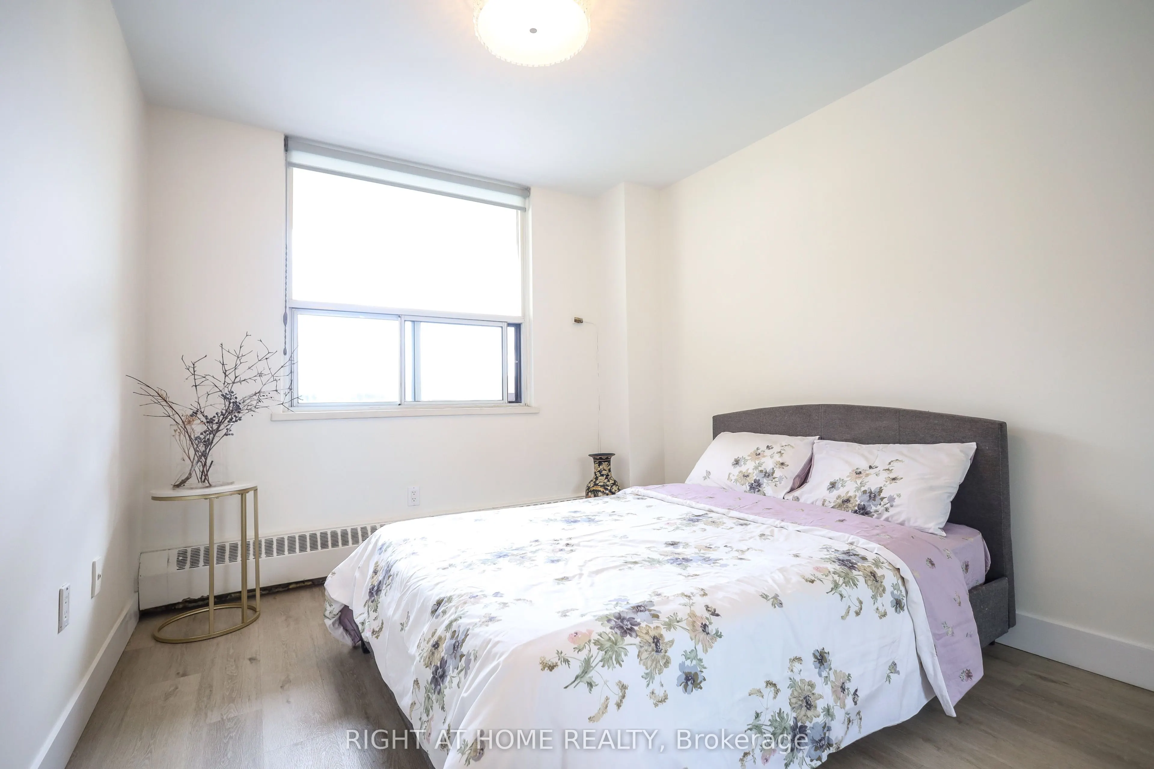 1455 Lawrence Avenue W #207