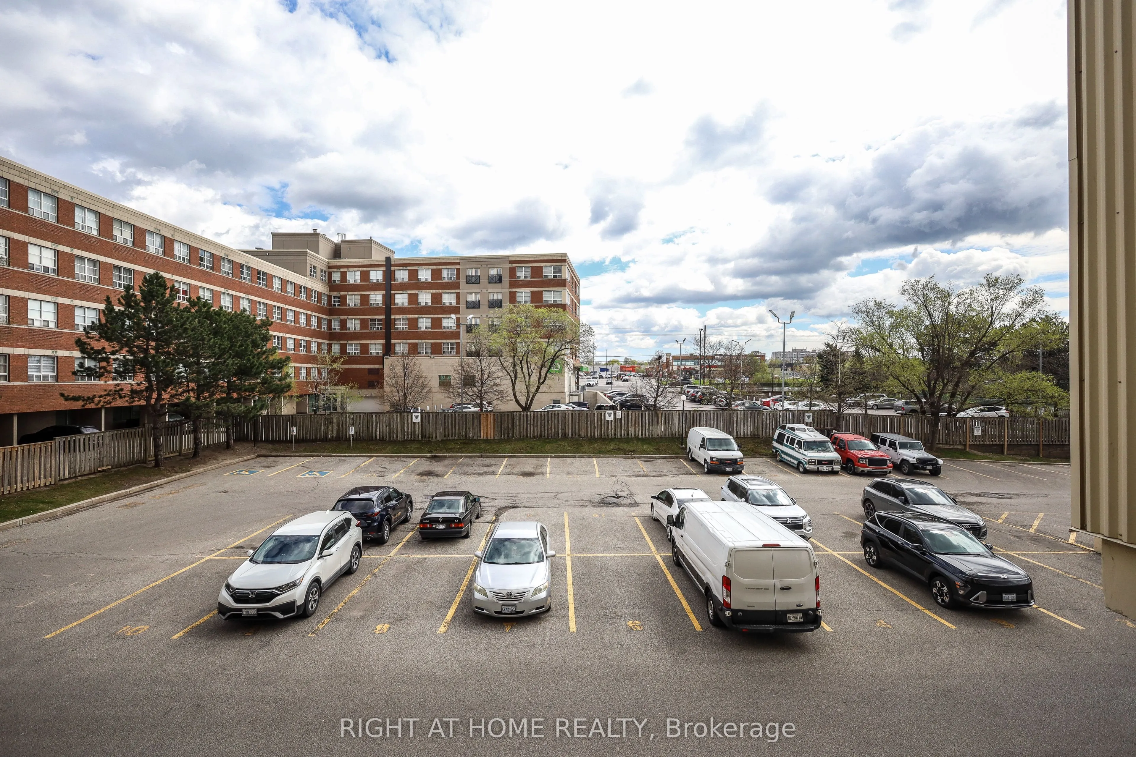 1455 Lawrence Avenue W #207
