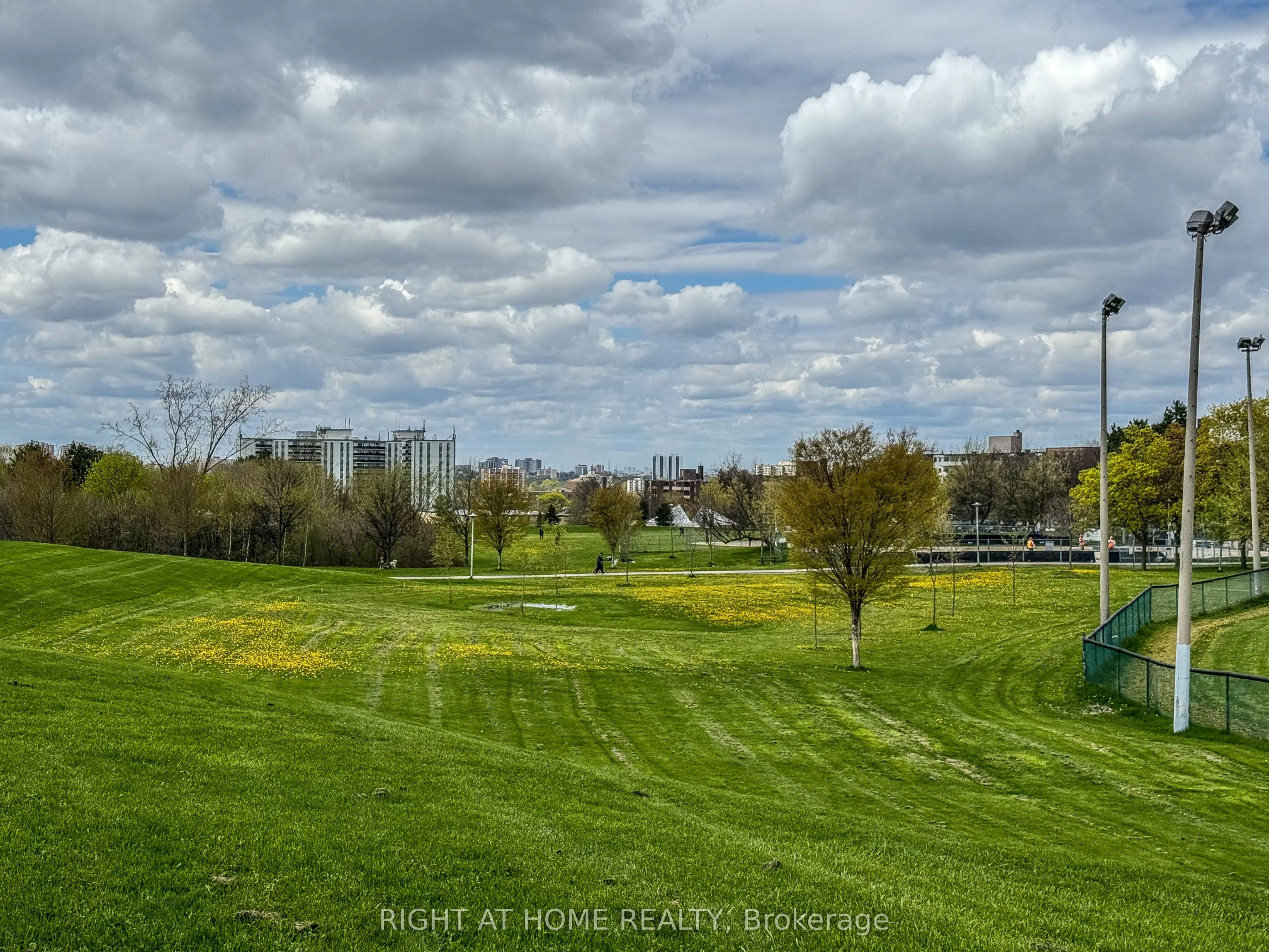 1455 Lawrence Avenue W #207