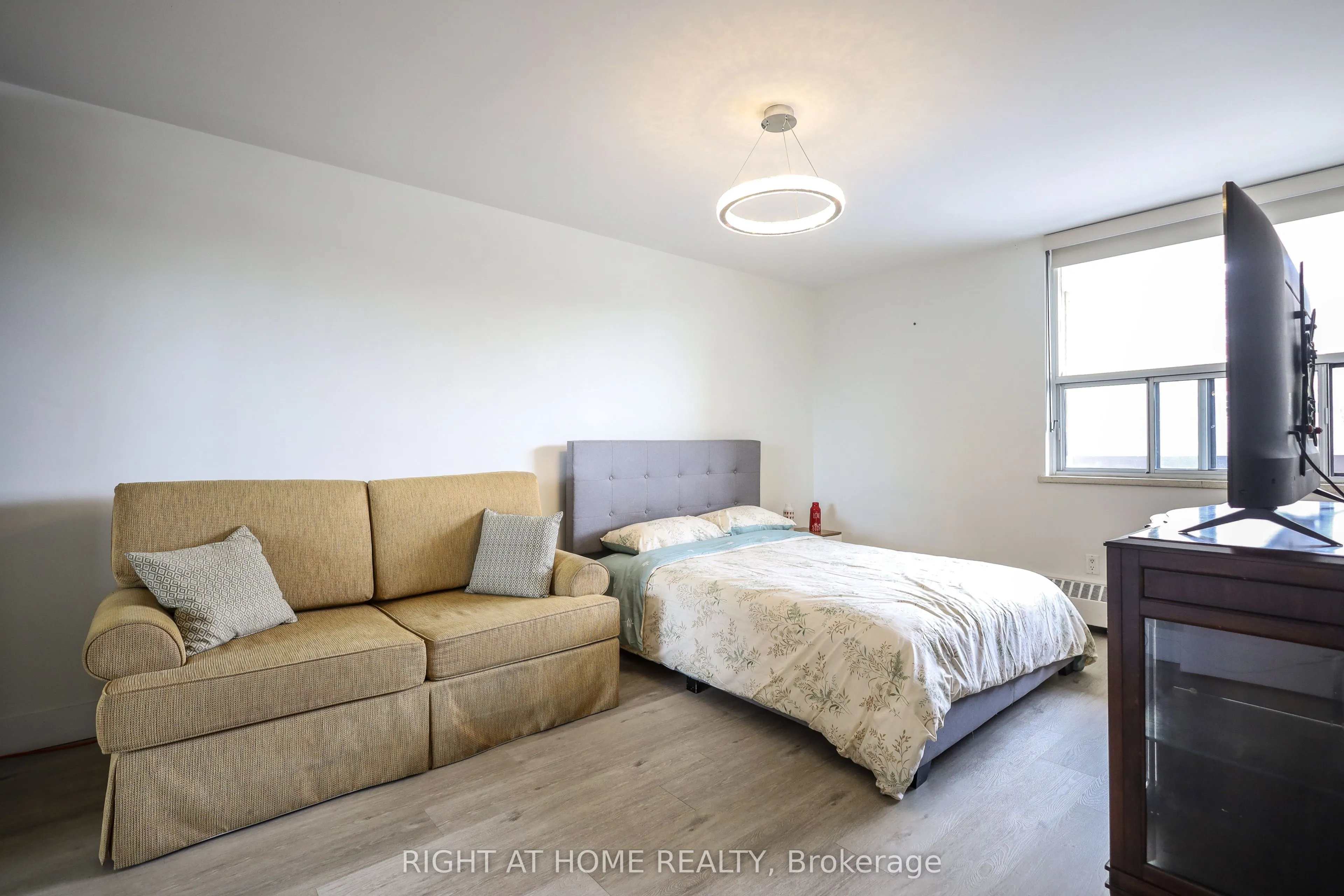 1455 Lawrence Avenue W #207