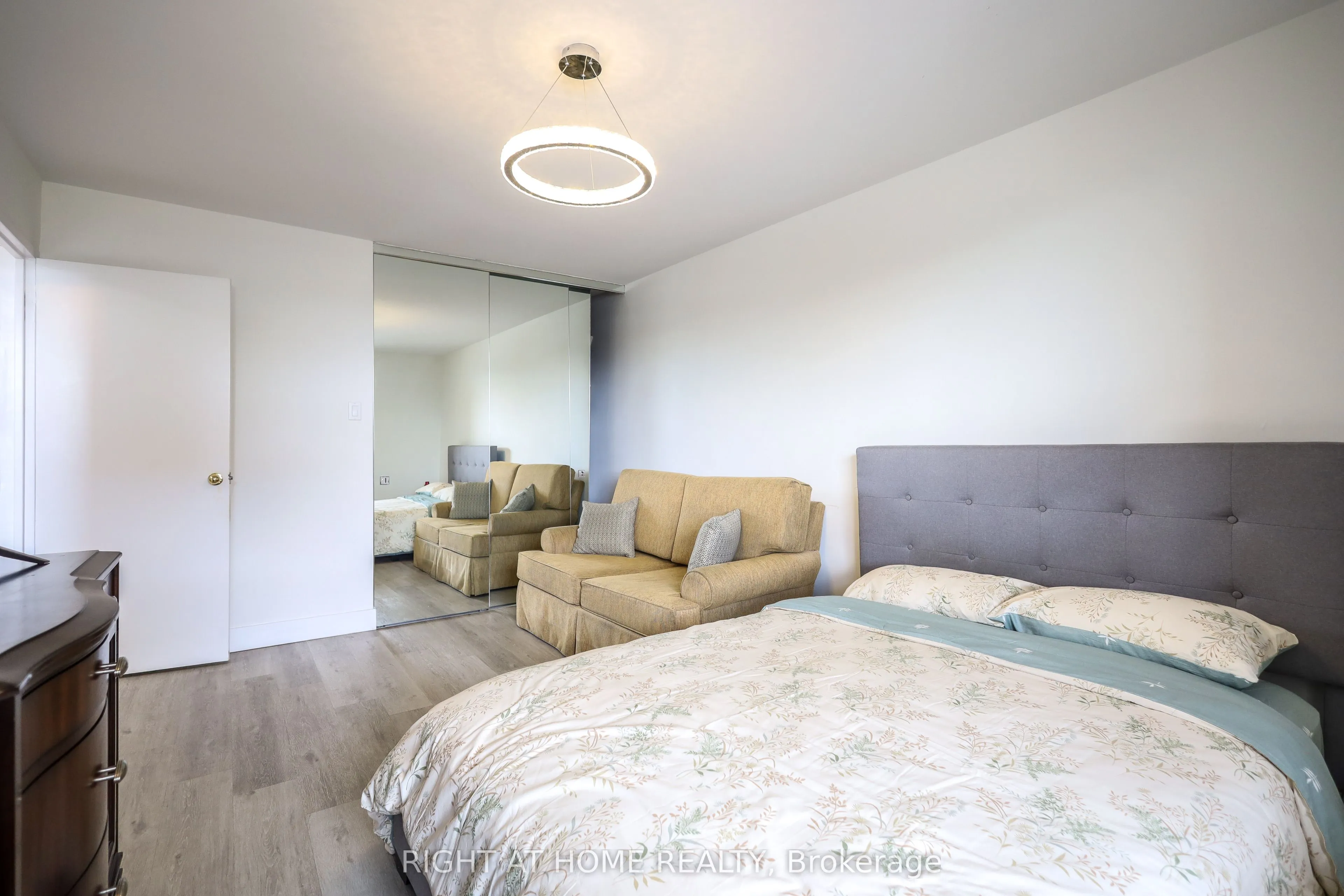 1455 Lawrence Avenue W #207