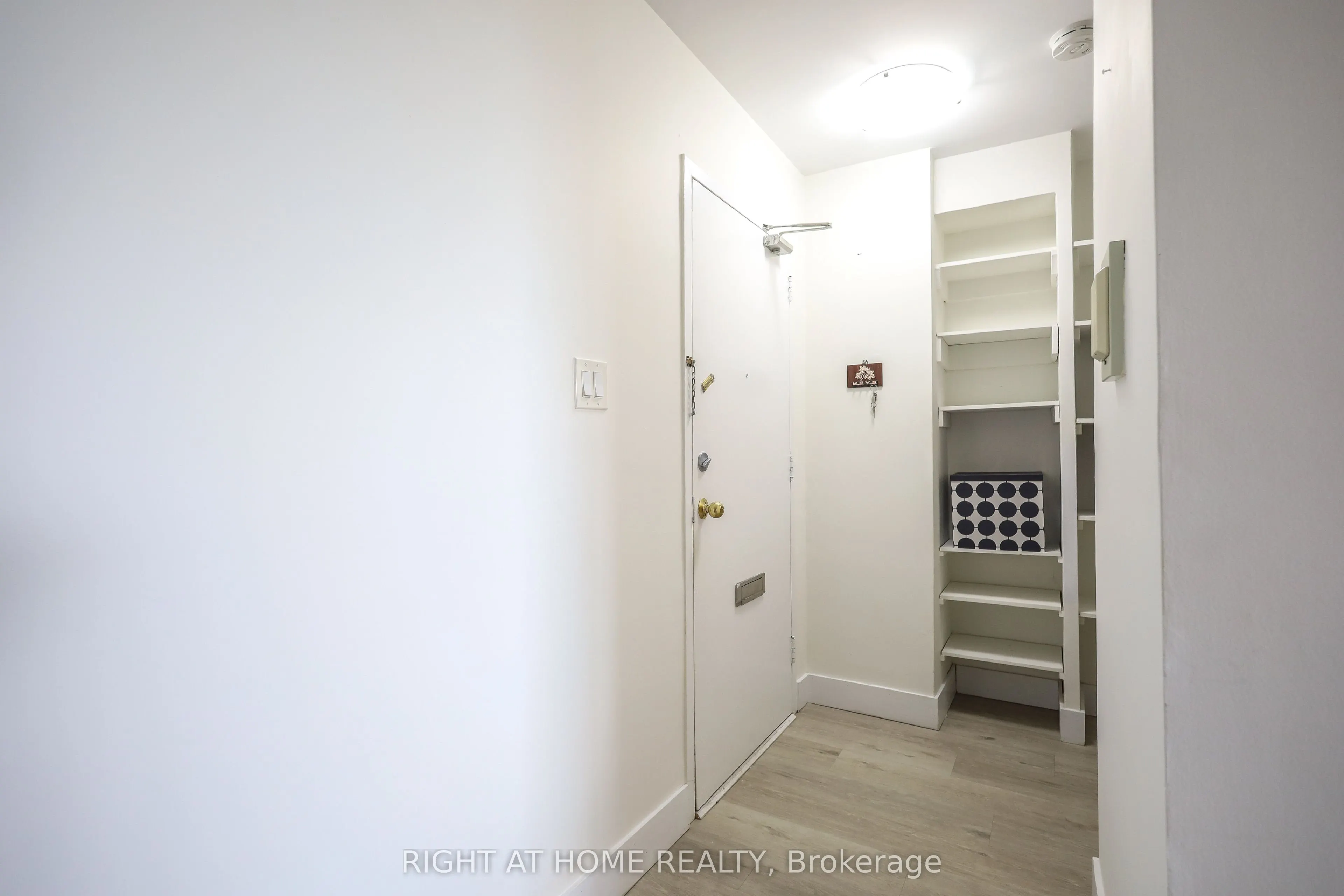 1455 Lawrence Avenue W #207