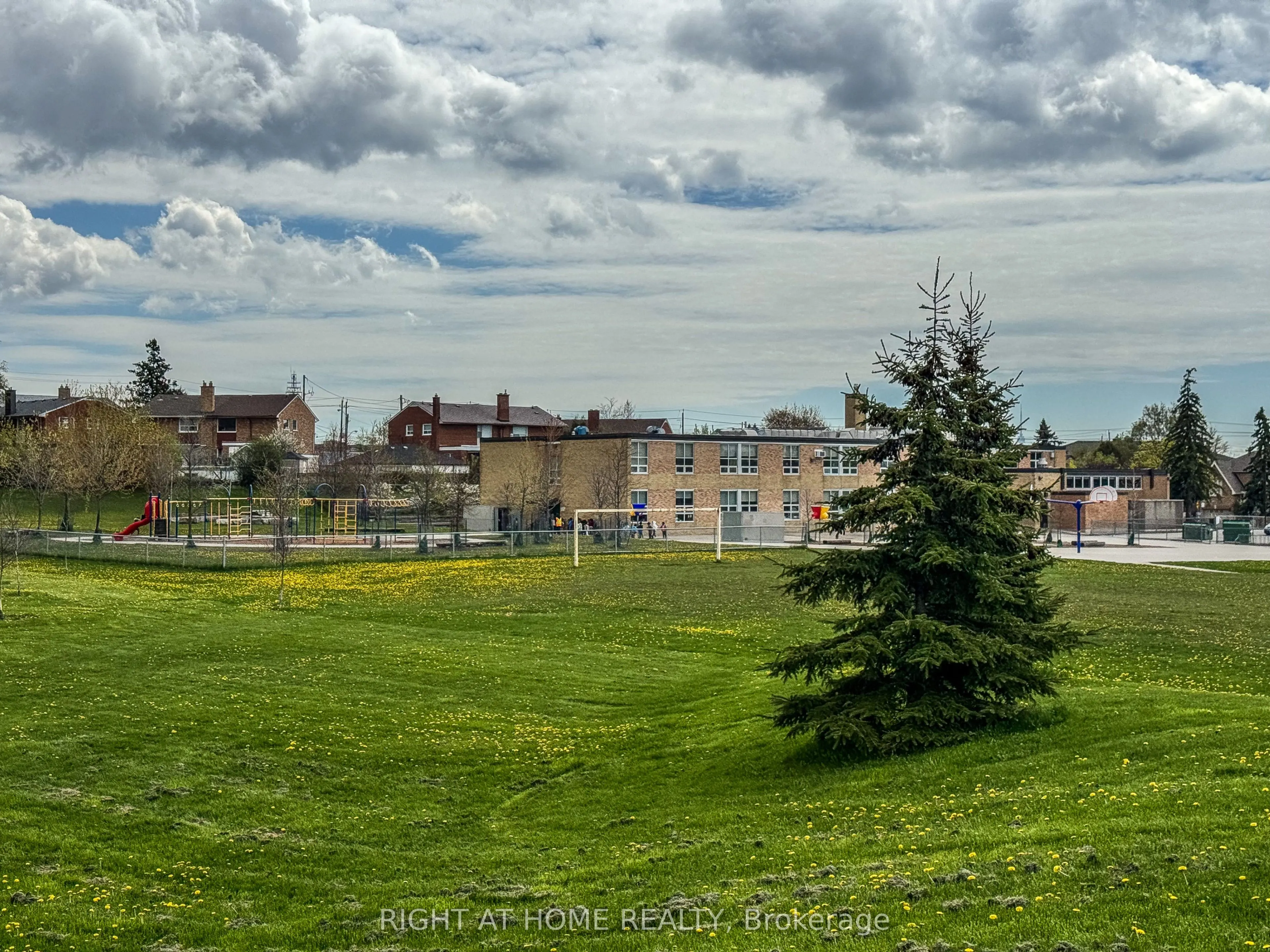 1455 Lawrence Avenue W #207