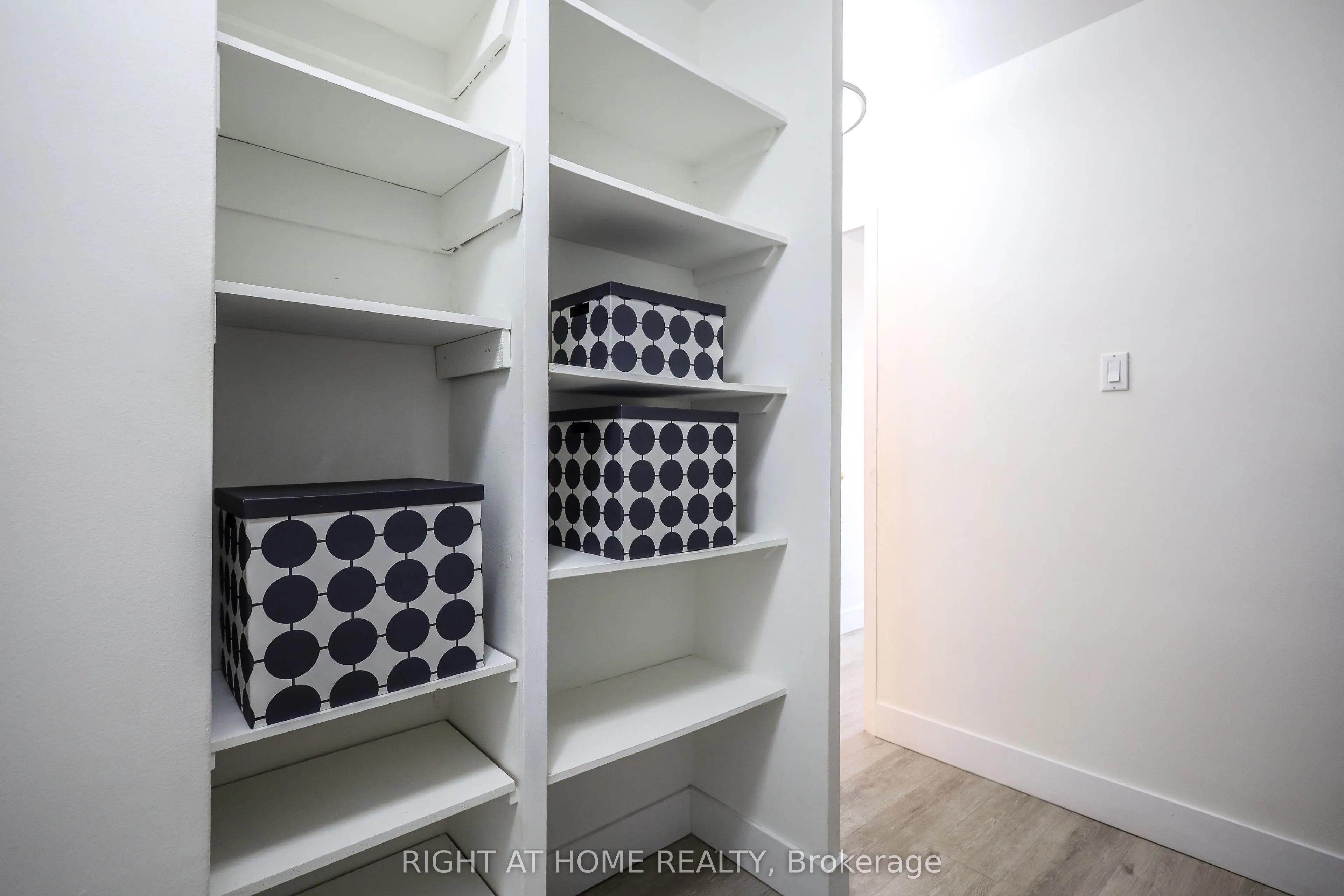 1455 Lawrence Avenue W #207