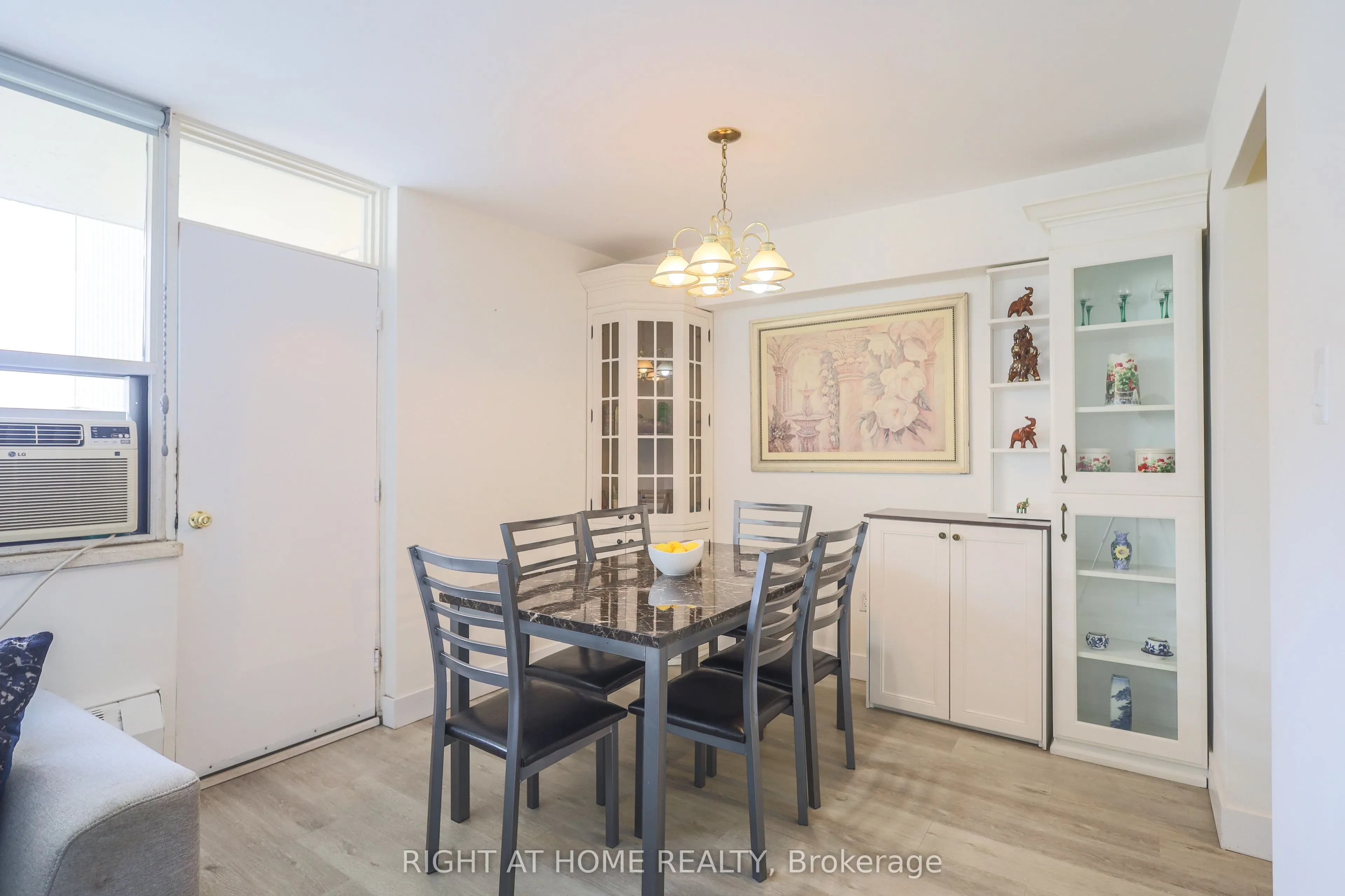 1455 Lawrence Avenue W #207