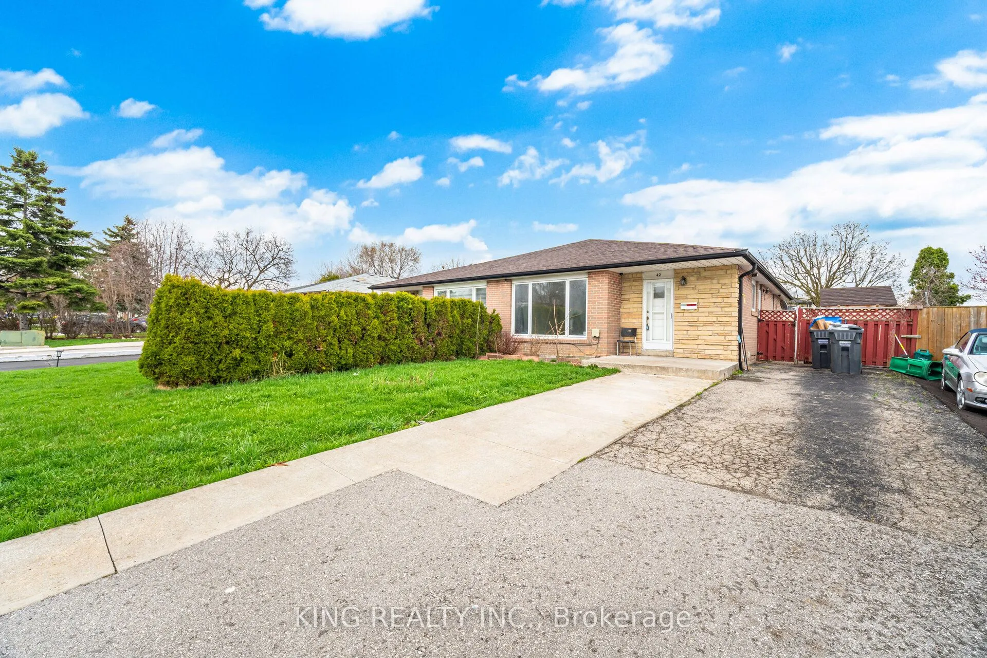 42 Flamingo Crescent