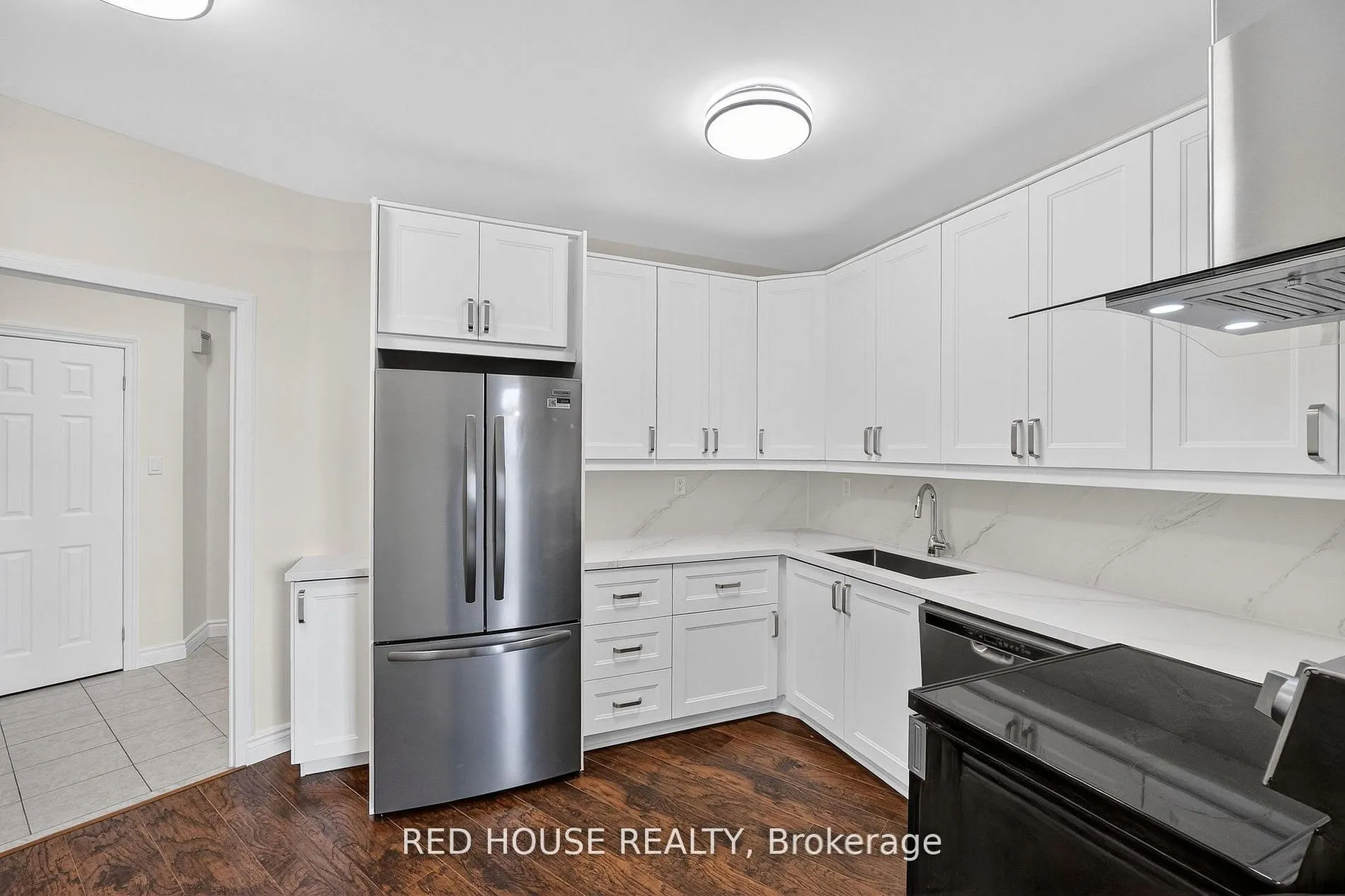 5250 Lakeshore Road #809