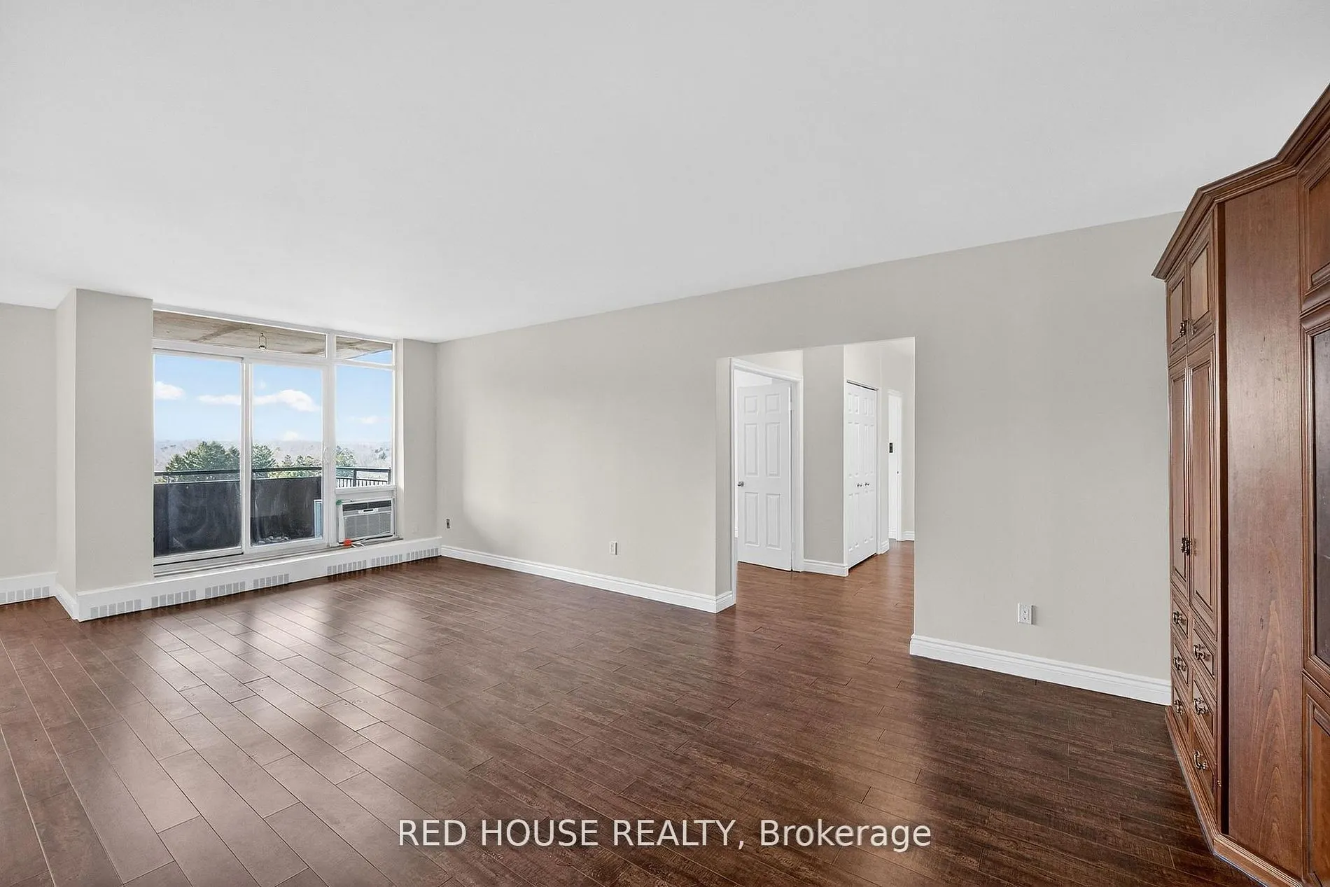 5250 Lakeshore Road #809