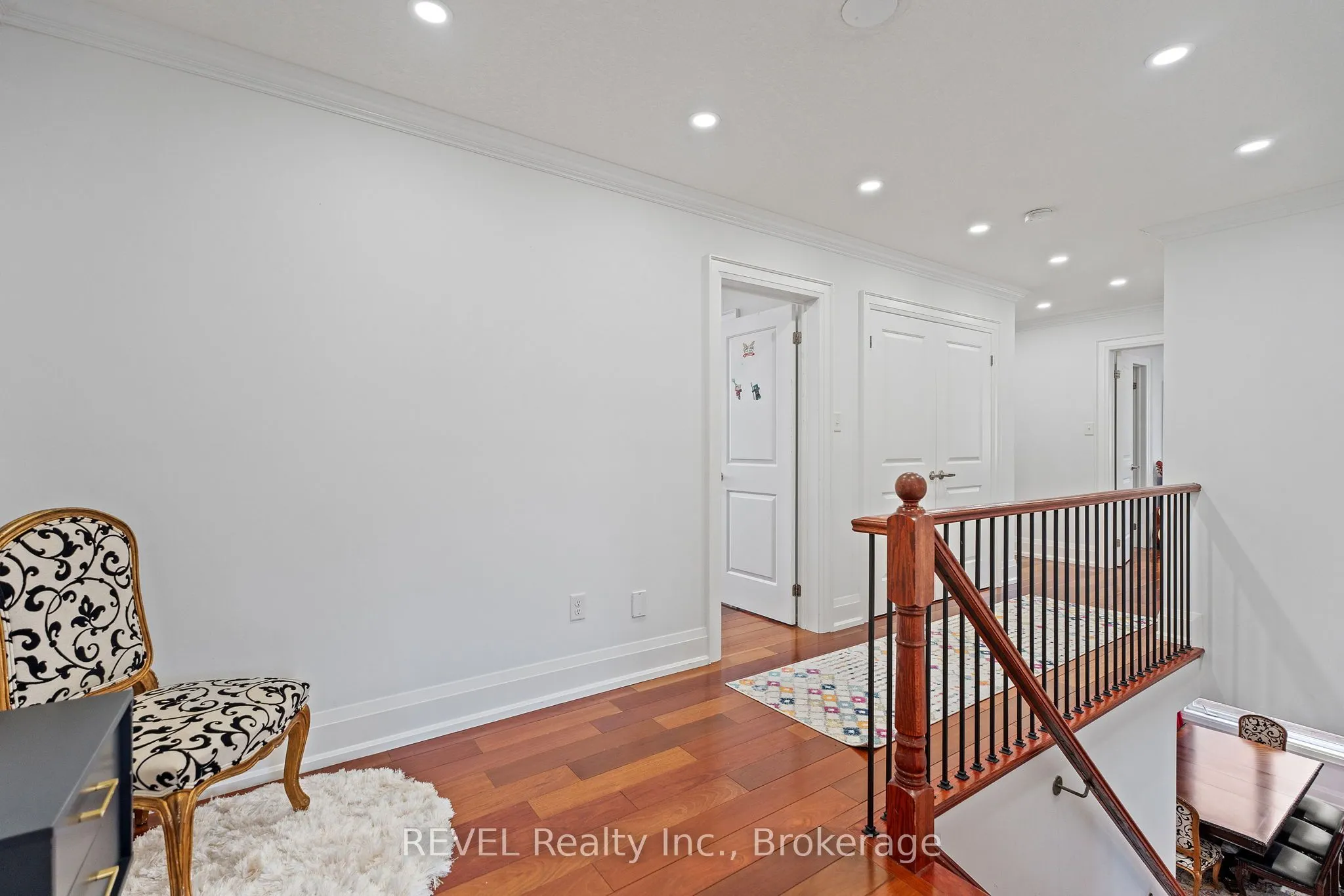 401 Schreyer Crescent