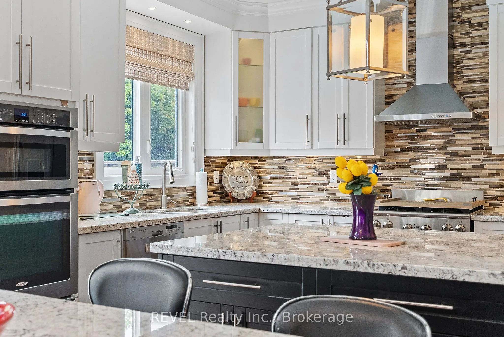401 Schreyer Crescent