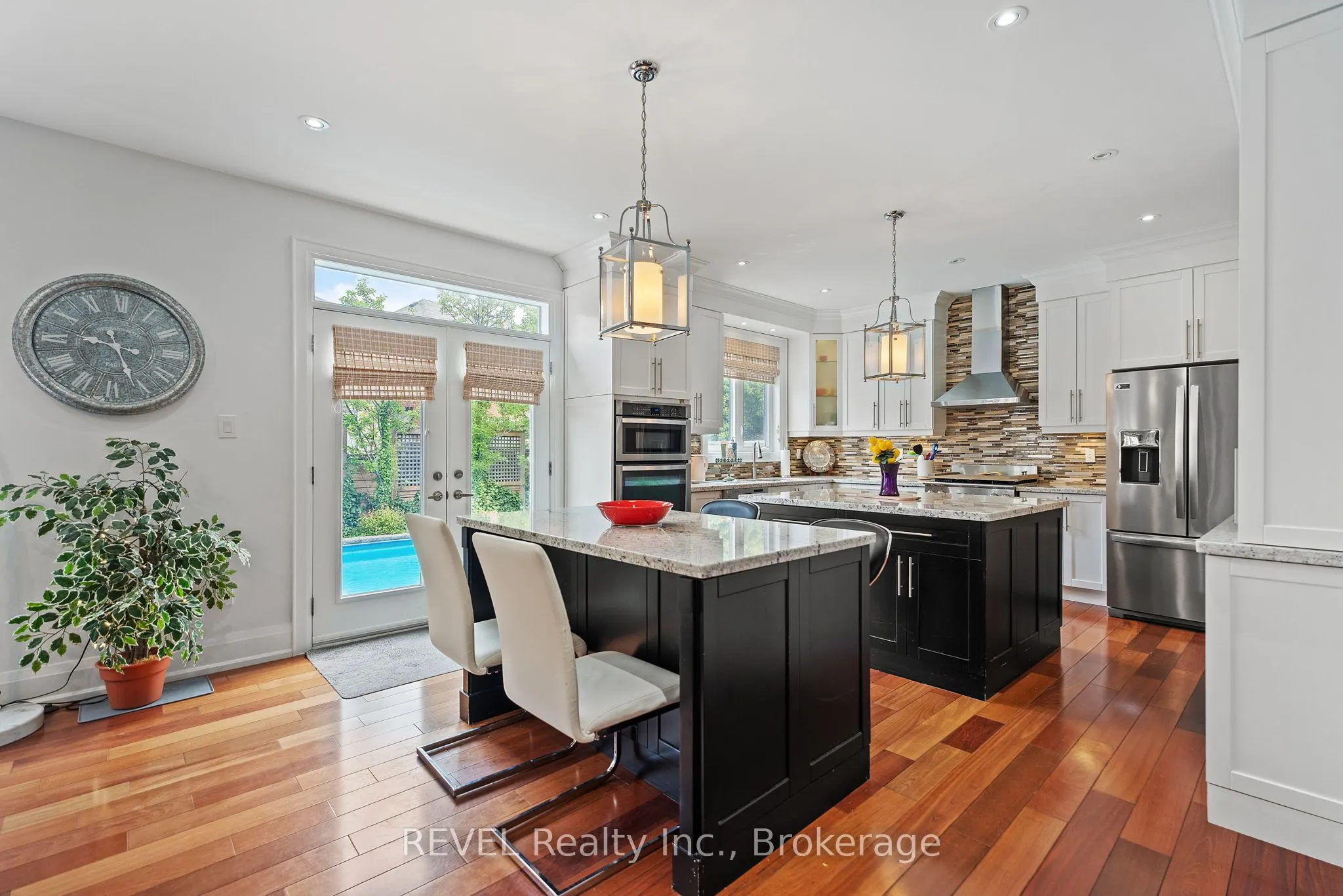 401 Schreyer Crescent