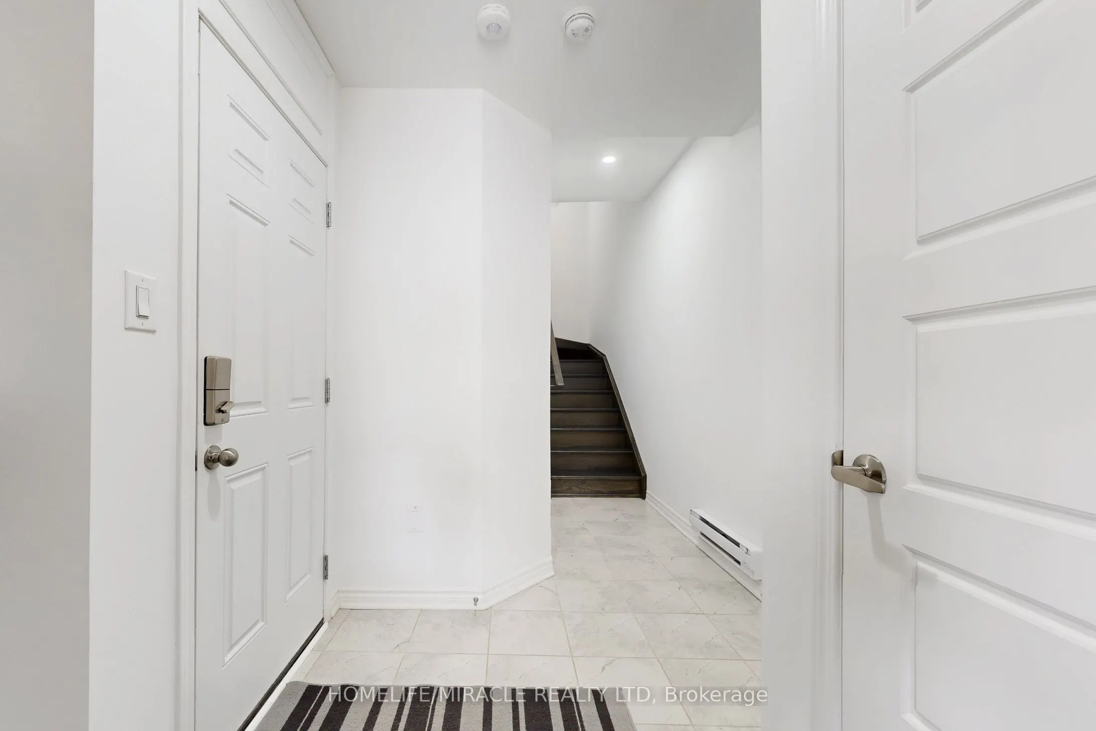1587 Moira Crescent