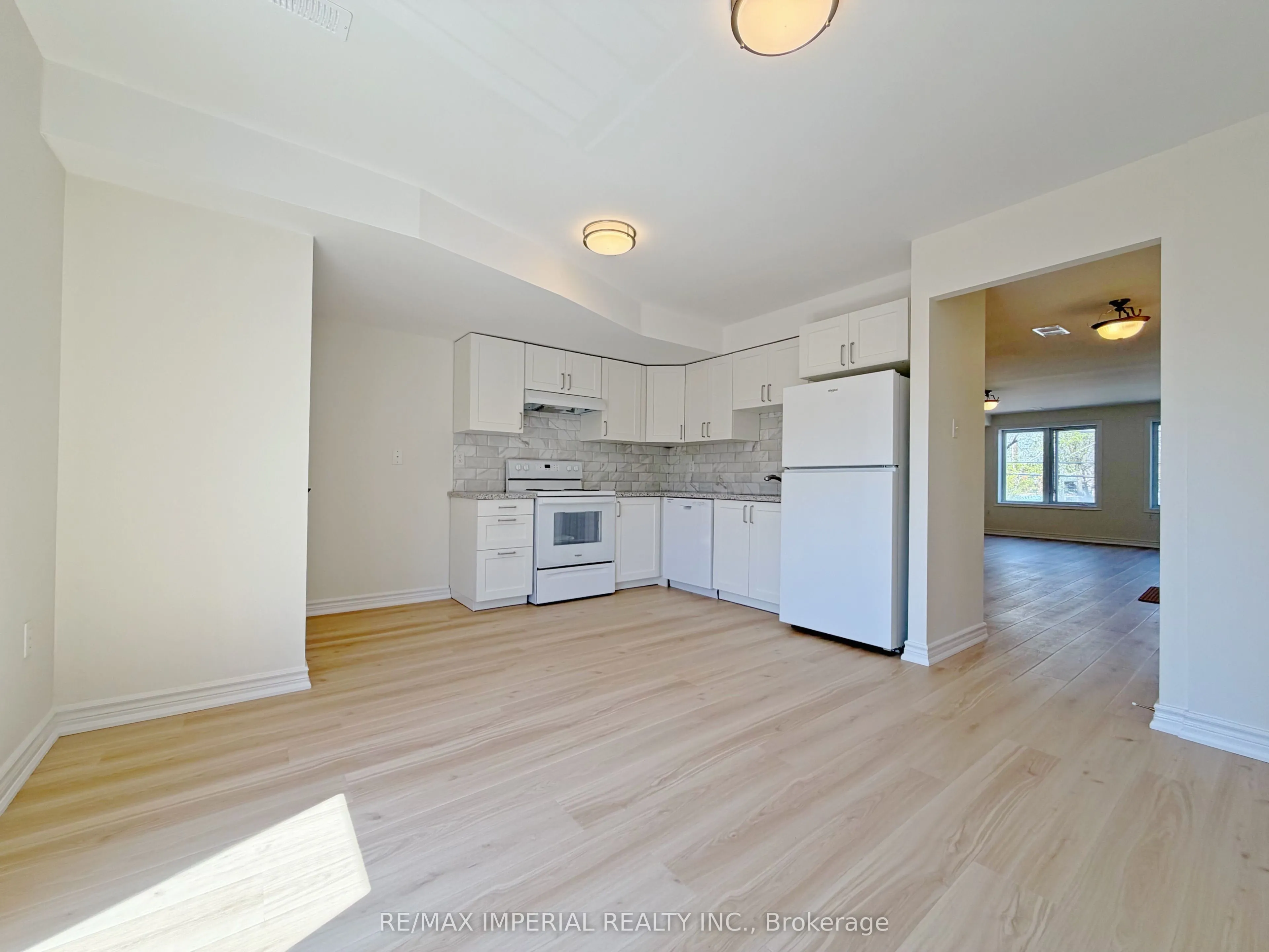 623-623A The Queensway