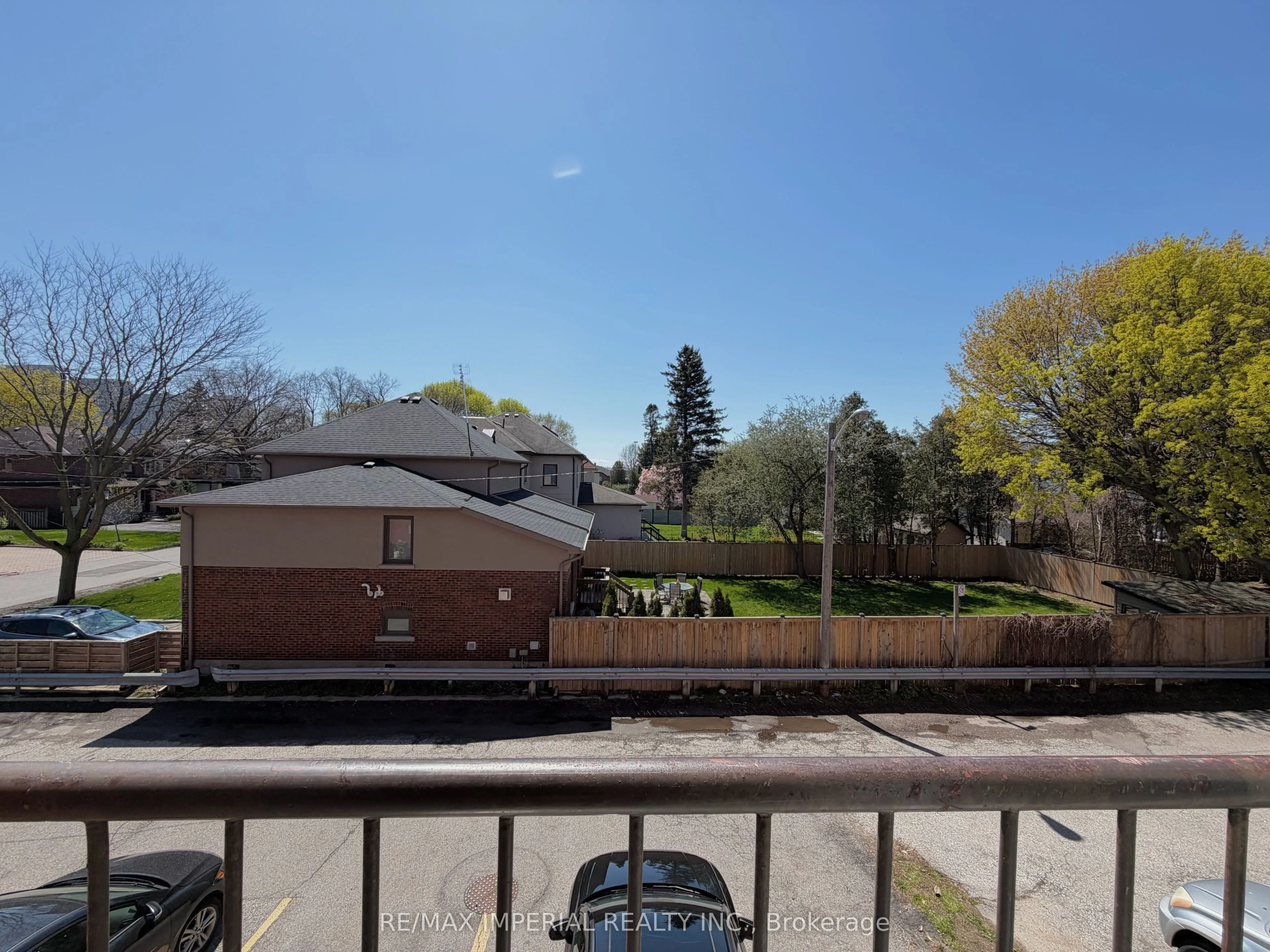 623-623A The Queensway