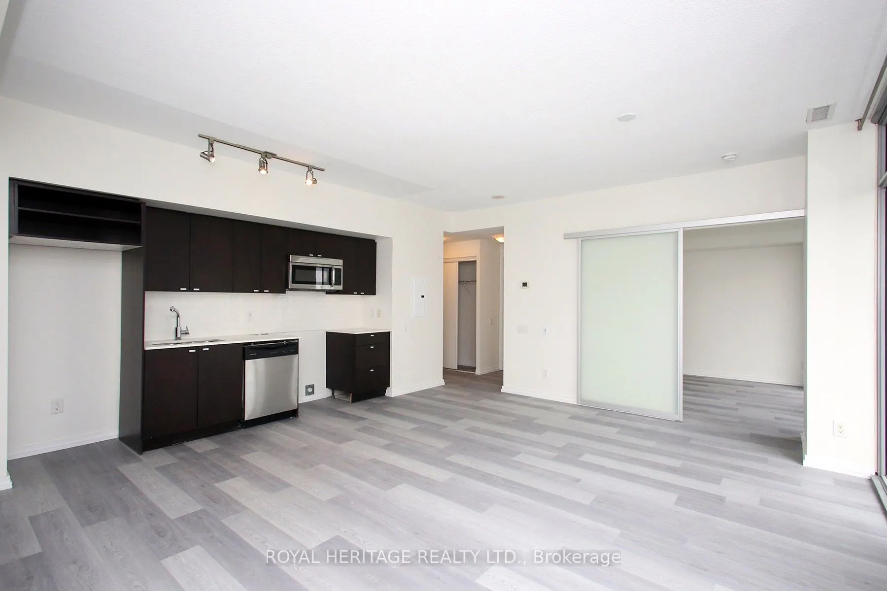 105 Queensway Avenue #1216